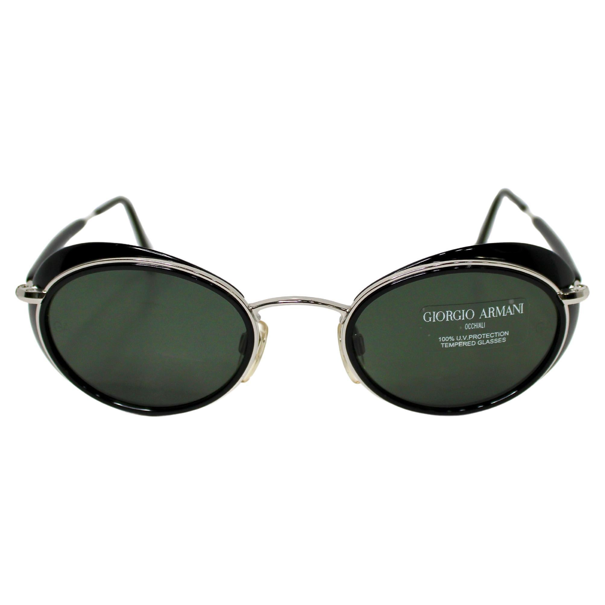 Giorgio Armani Lunettes de soleil ovales noires et argentées circa 1990