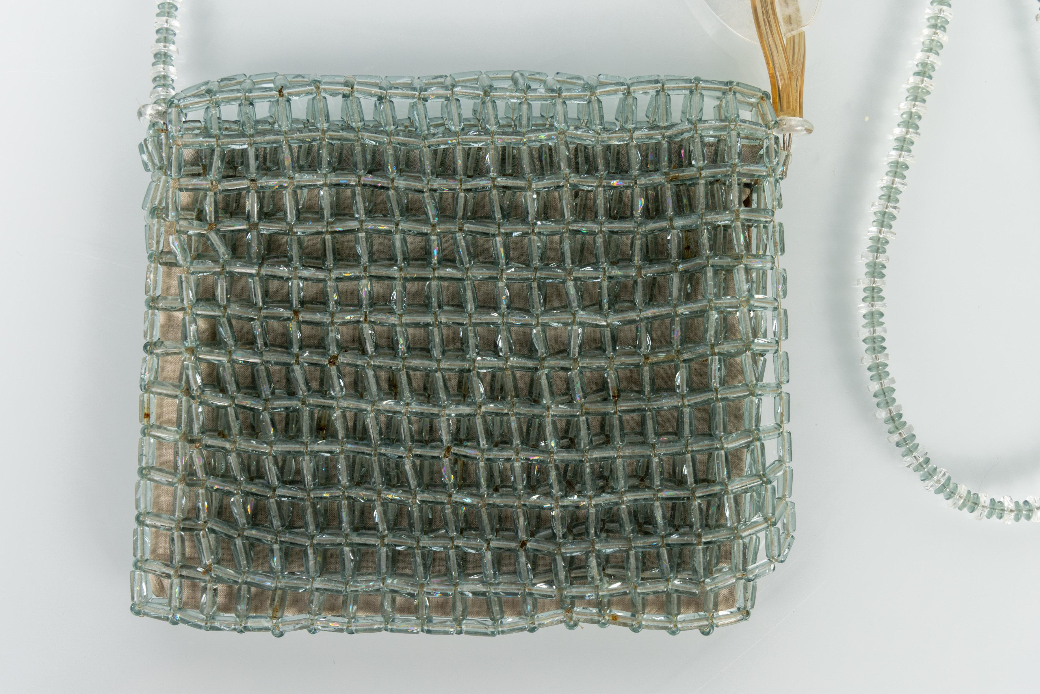 Giorgio Armani Sac à bandoulière en perles de verre bleu pâle - C.C. 1990 Pour femmes en vente