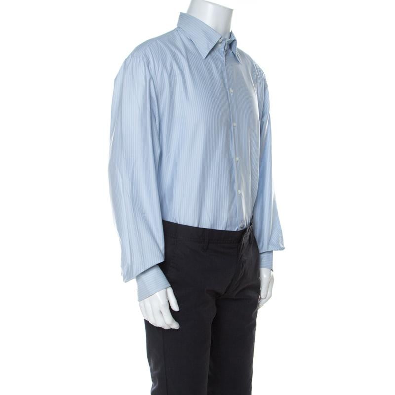 Bleu Giorgio Armani - Chemise en coton rayée bleu pâle à boutons sur le devant XXL en vente