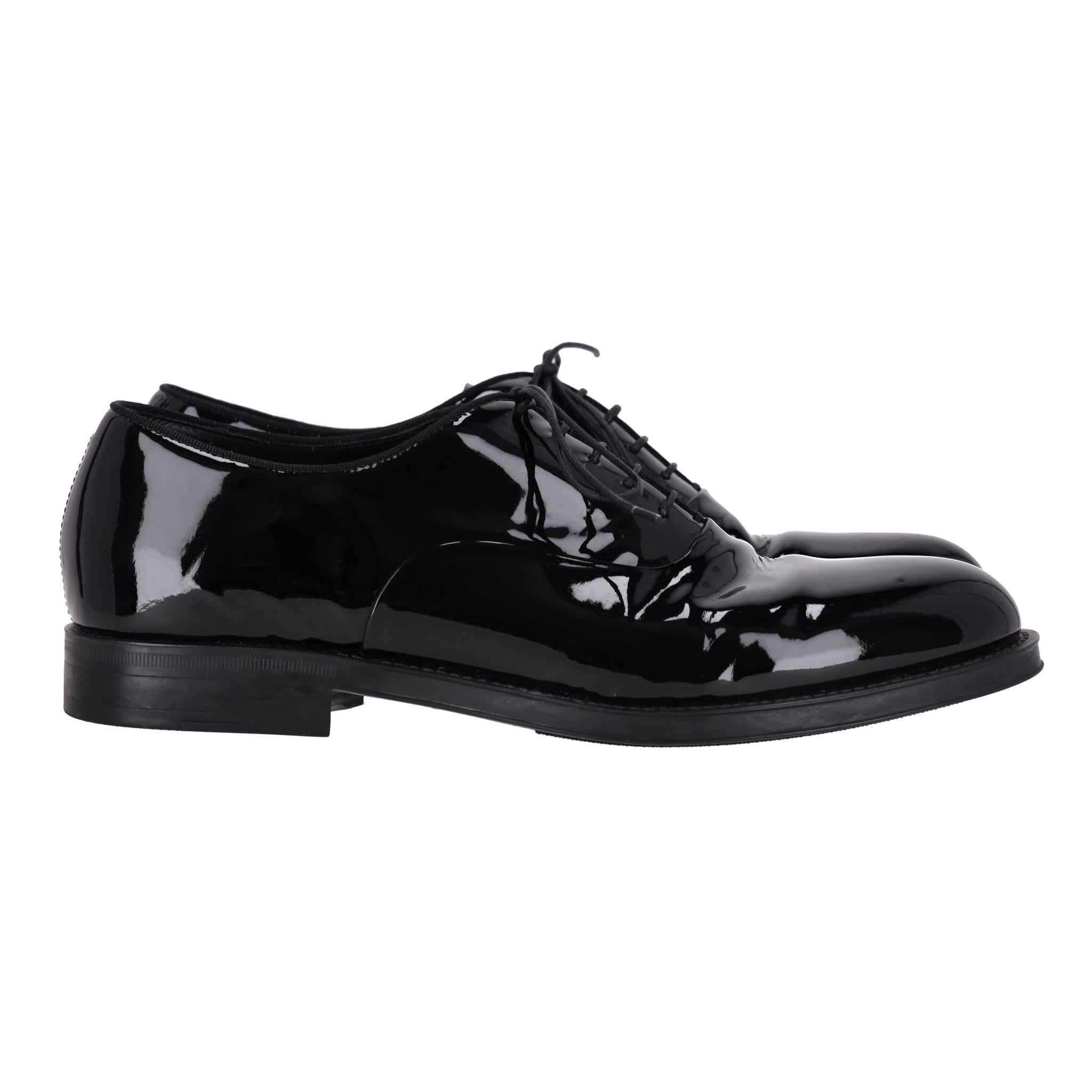 Chaussures derby en cuir verni Giorgio Armani Pour femmes en vente