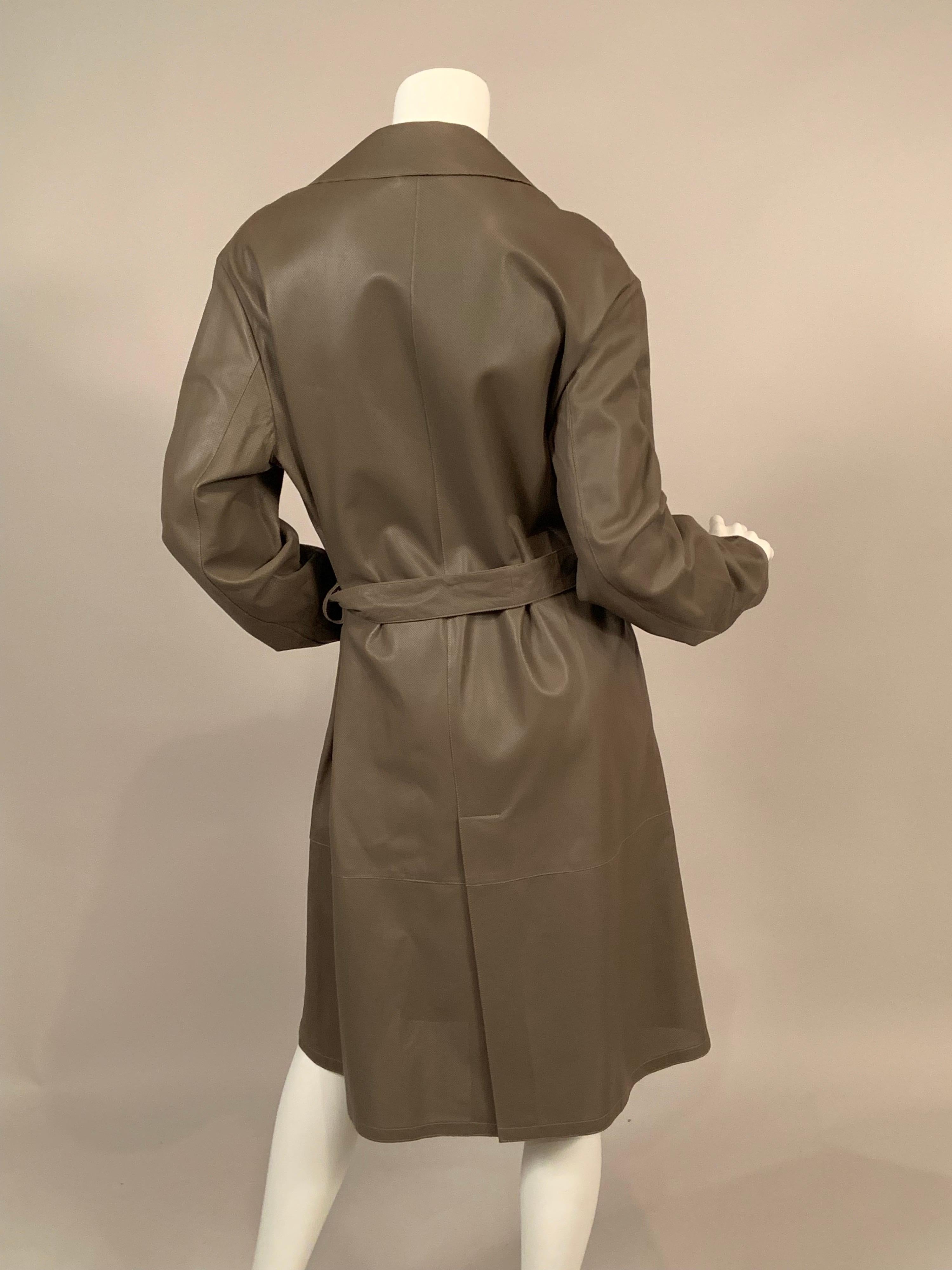 Giorgio Armani - Trench en cuir perforé en vente 1