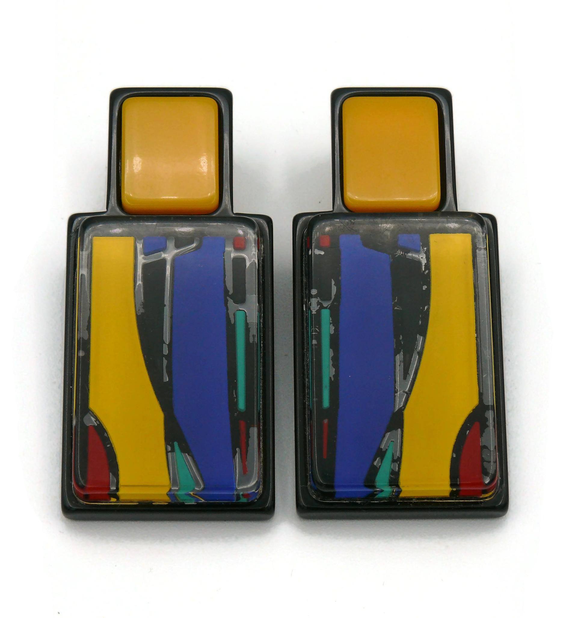 Giorgio Armani Resin Flacon Clip-On Earrings In Excellent Condition For Sale In Nice, FR