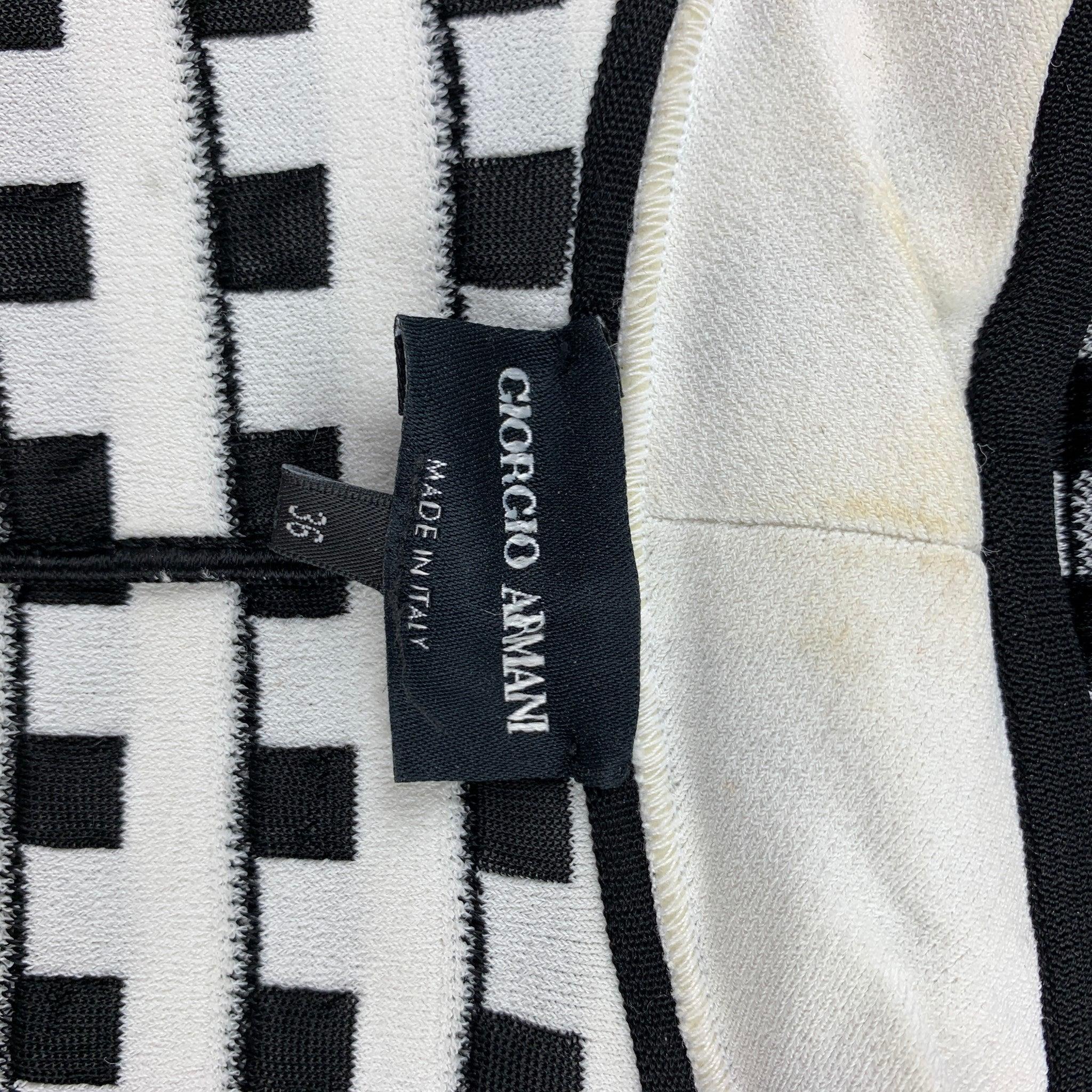 GIORGIO ARMANI Size 0 Black & White Textured Viscose Blend Jacket Blazer For Sale 1