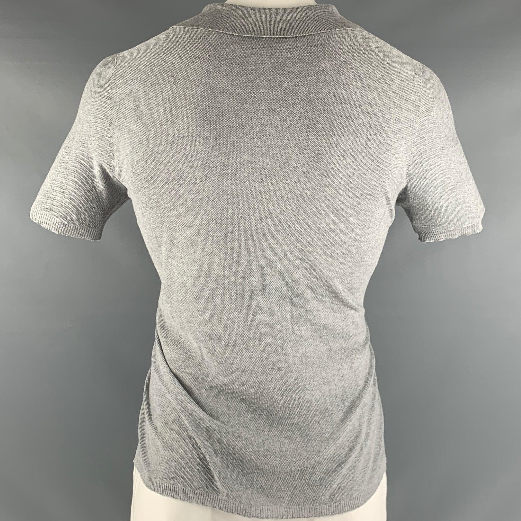 GIORGIO ARMANI Size 12 Grey Silk V-Neck Short Sleeve Shirt In Excellent Condition For Sale In San Francisco, CA