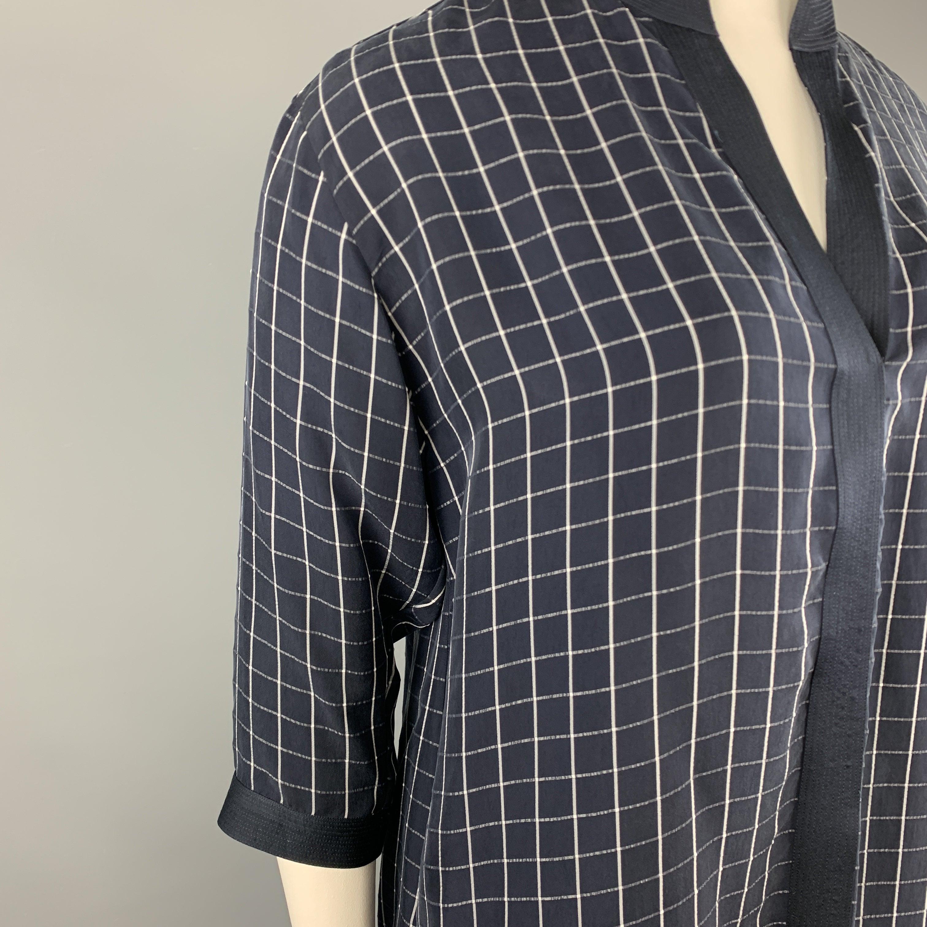 GIORGIO ARMANI Size 12 Navy Windowpane Cropped Sleeve Blouse In Good Condition For Sale In San Francisco, CA