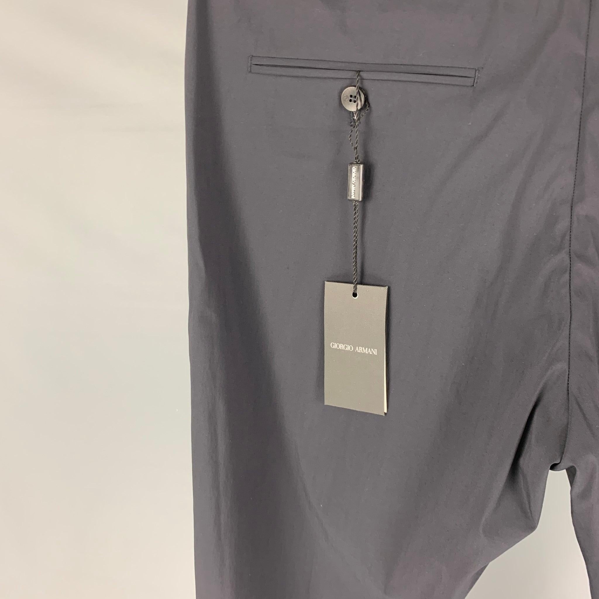 GIORGIO ARMANI Size 34 Navy Wool Blend Elastic Waistband Dress Pants In Good Condition For Sale In San Francisco, CA