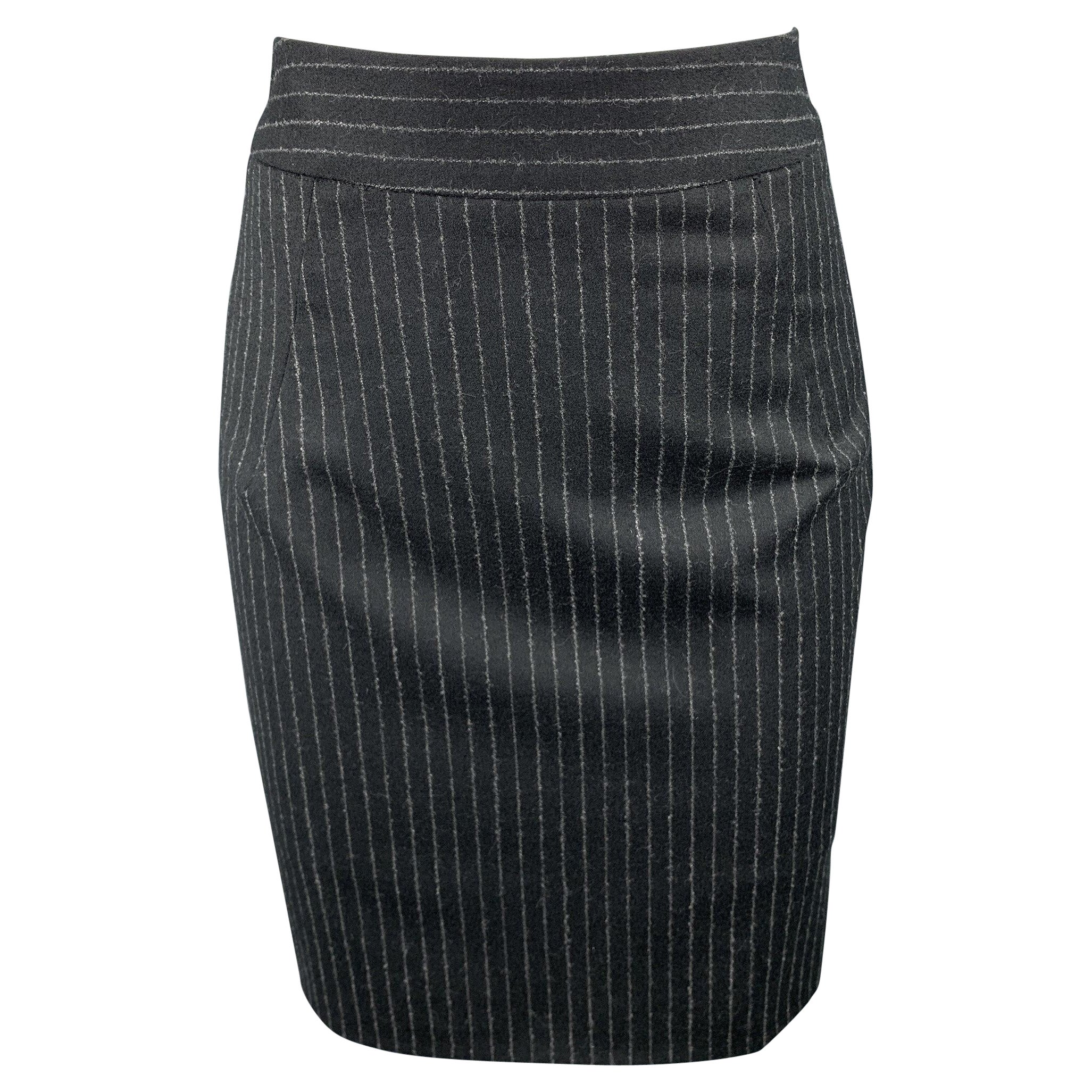 GIORGIO ARMANI Falda lápiz a rayas negra y gris talla 4