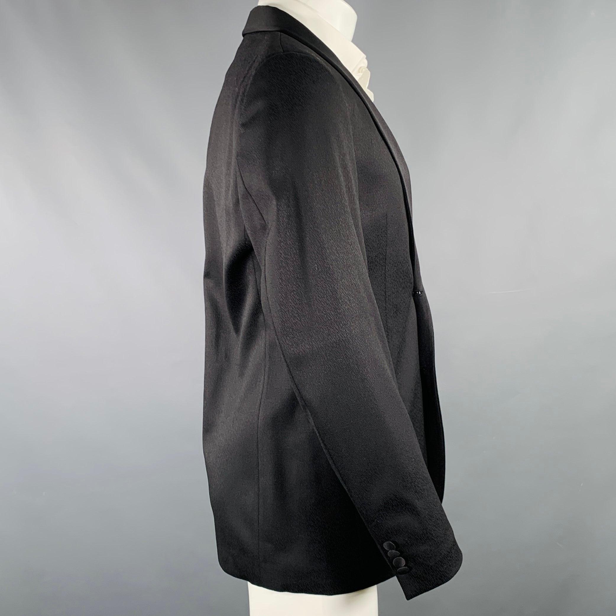 GIORGIO ARMANI Size 40 Black Jacquard Wool Blend Sport Coat In Good Condition For Sale In San Francisco, CA