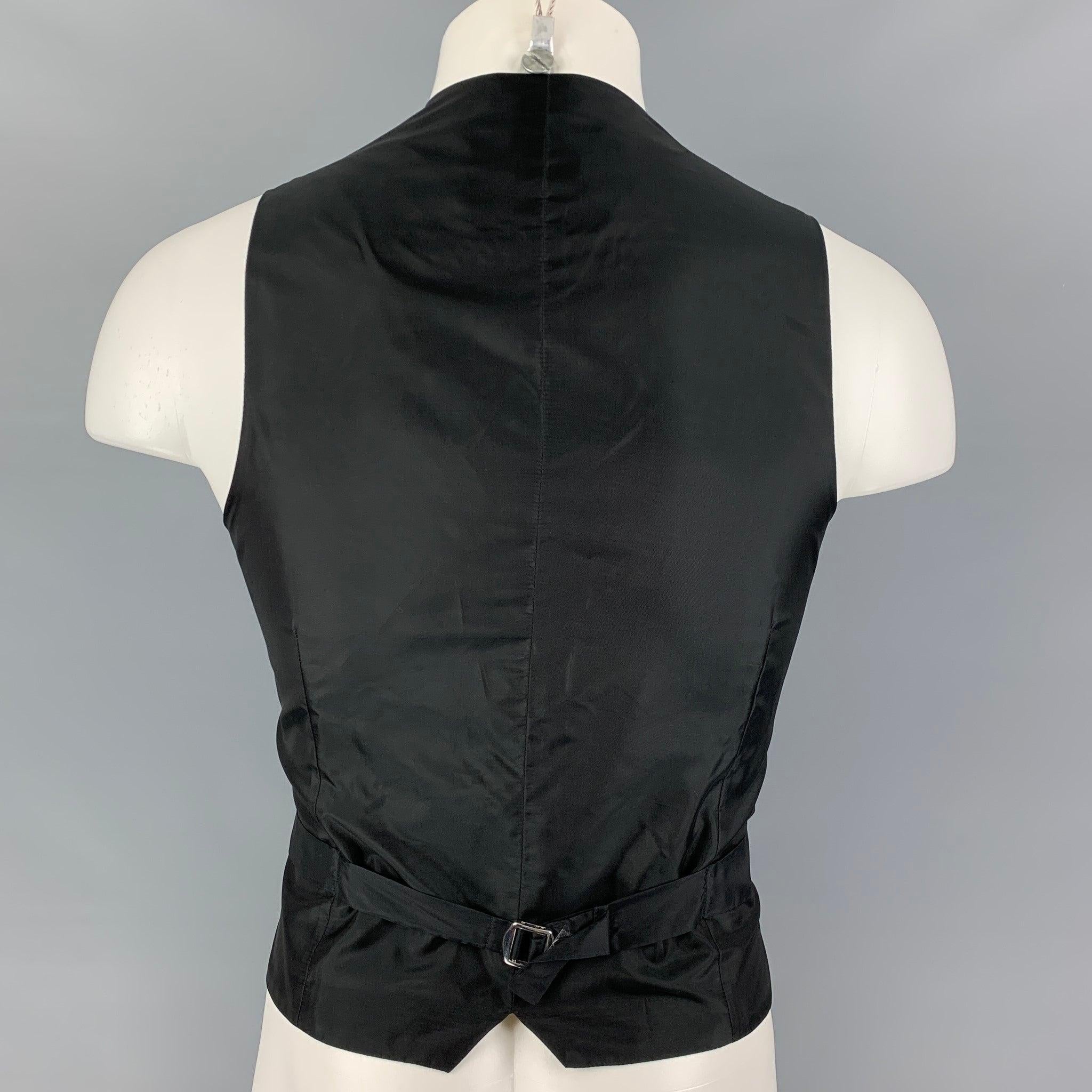 GIORGIO ARMANI Size 40 Black Wool Cashmere Buttoned Vest In Good Condition For Sale In San Francisco, CA