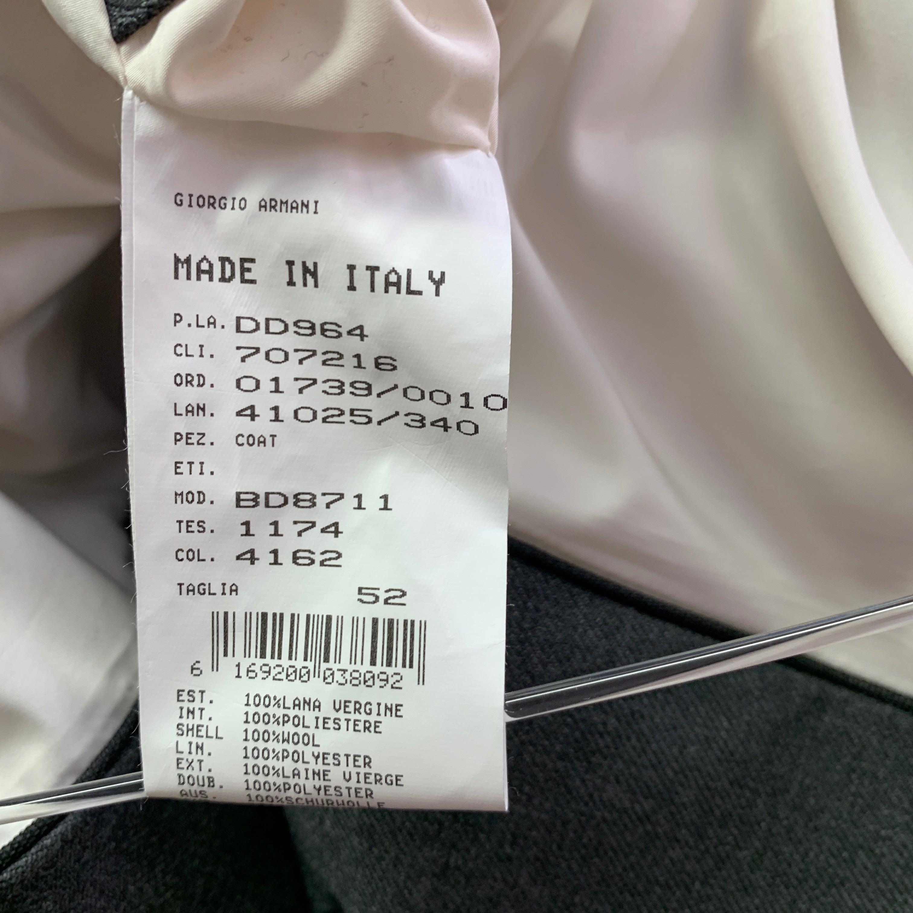 Giorgio Armani Taglia 42 Cappotto in lana grigia con risvolto a punta in vendita 1