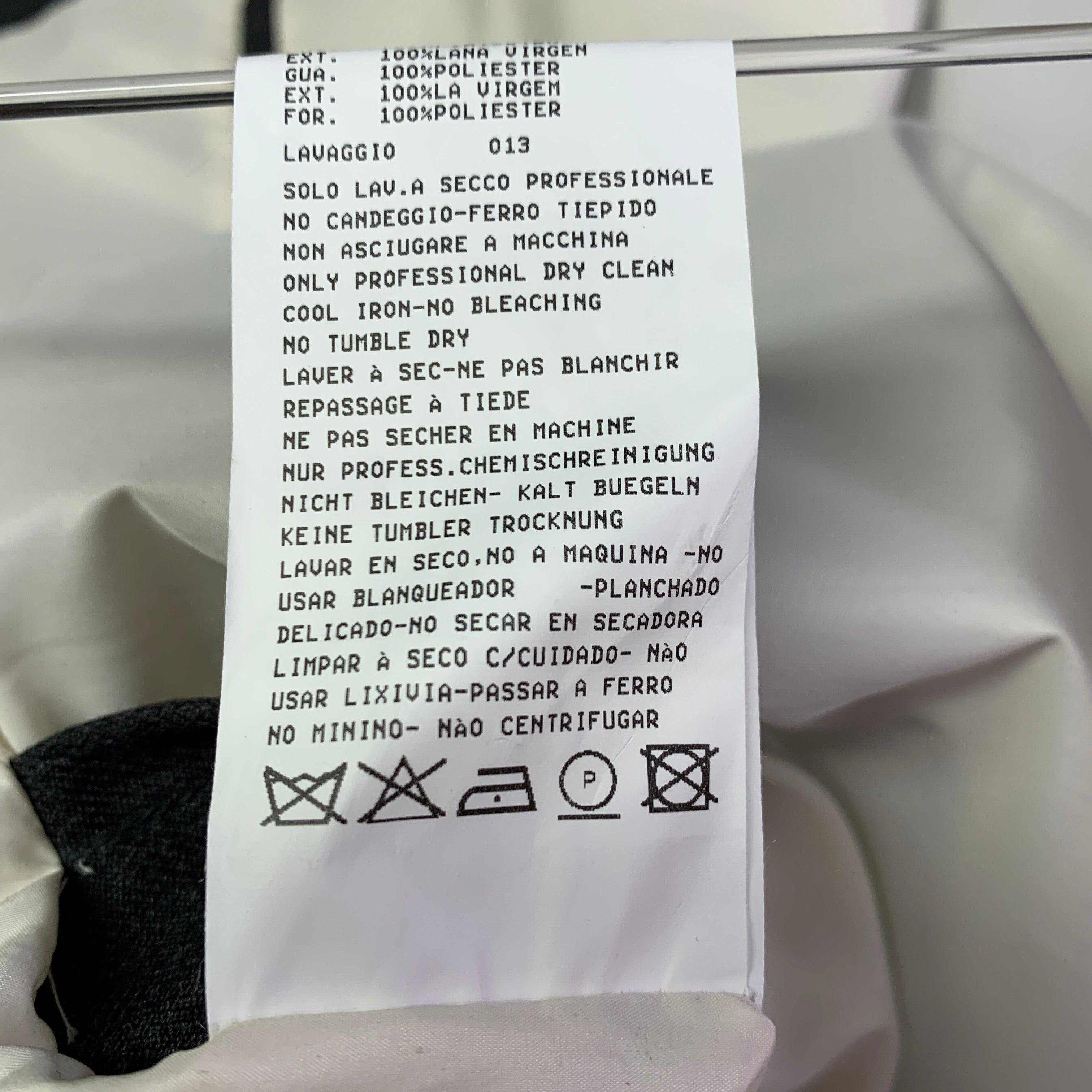 Giorgio Armani Taglia 42 Cappotto in lana grigia con risvolto a punta in vendita 2