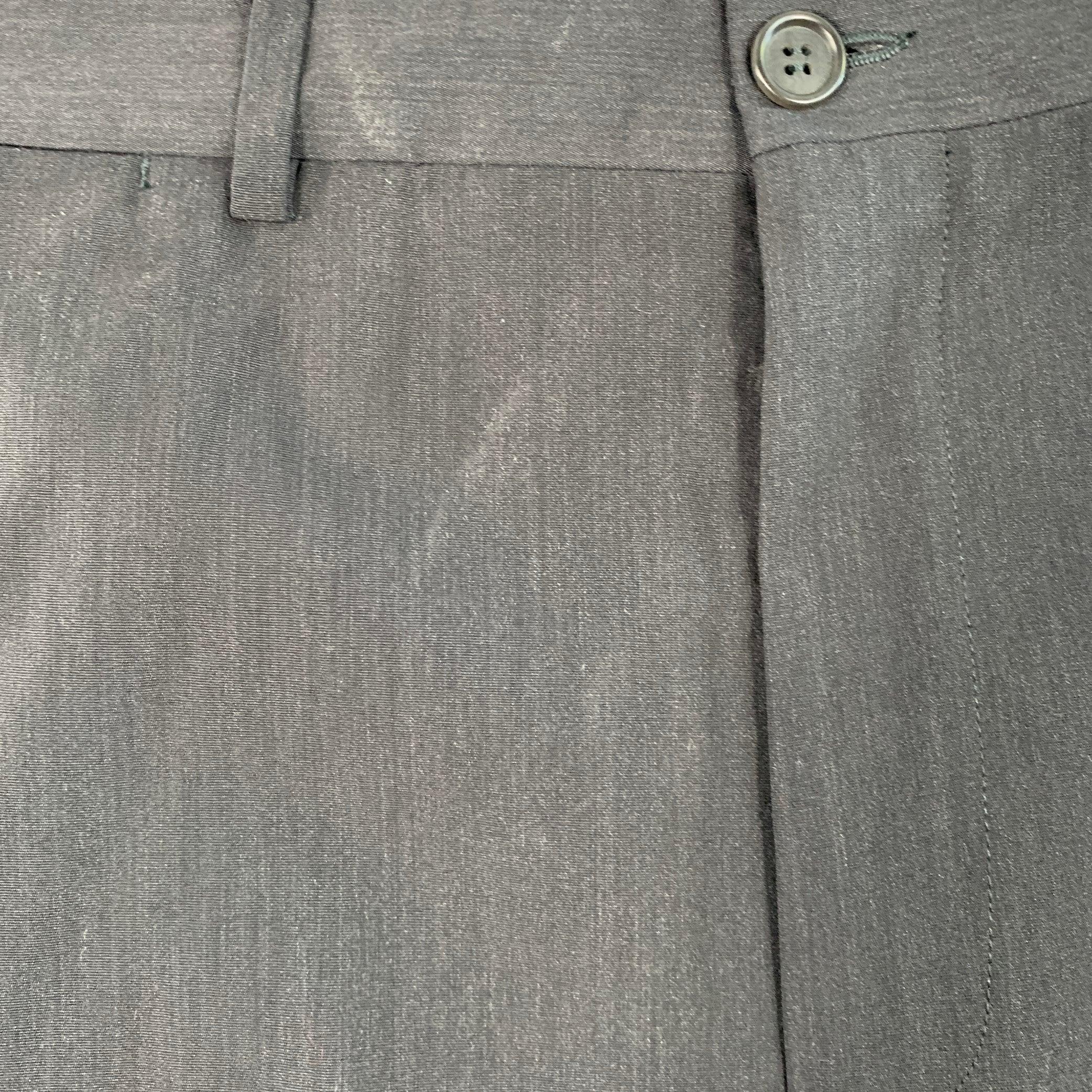GIORGIO ARMANI Size L Black Wool Silk Blend Flat Front Tapered Dress Pants (pantalon habillé à devant plat) Bon état - En vente à San Francisco, CA
