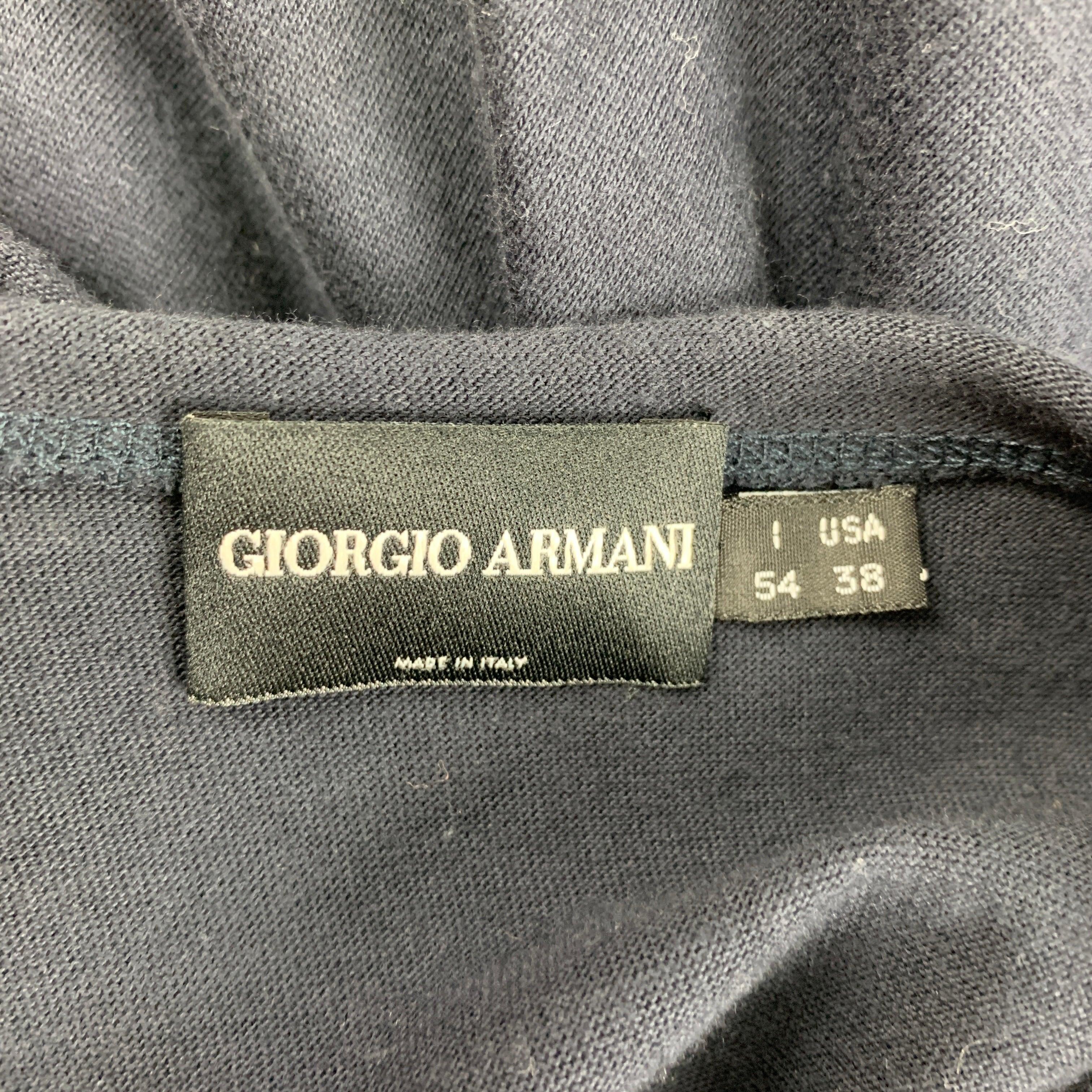 GIORGIO ARMANI, T-shirt à col dégagé en coton graphique bleu marine, taille L en vente 1