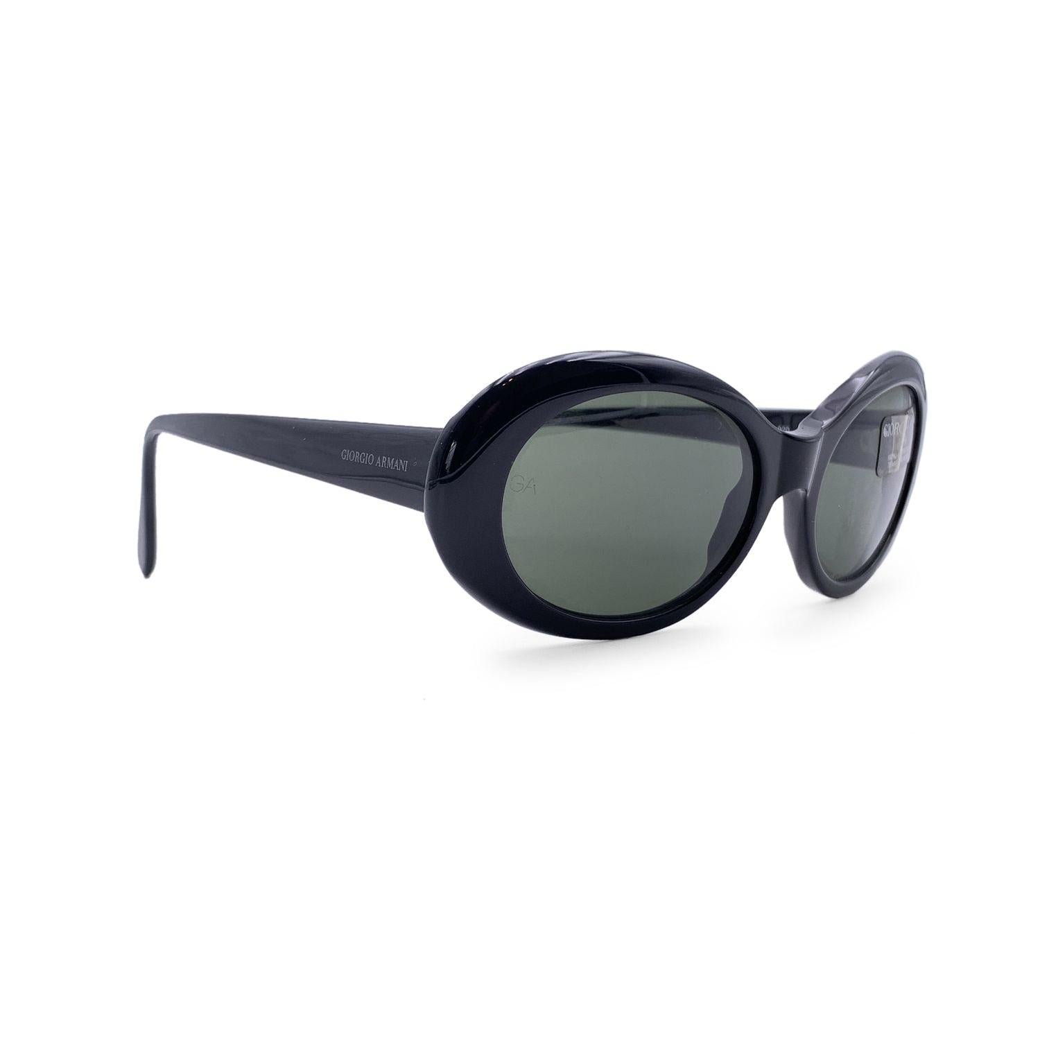 Giorgio Armani Vintage Black Oval Sunglasses 940 020 140 mm In Excellent Condition In Rome, Rome