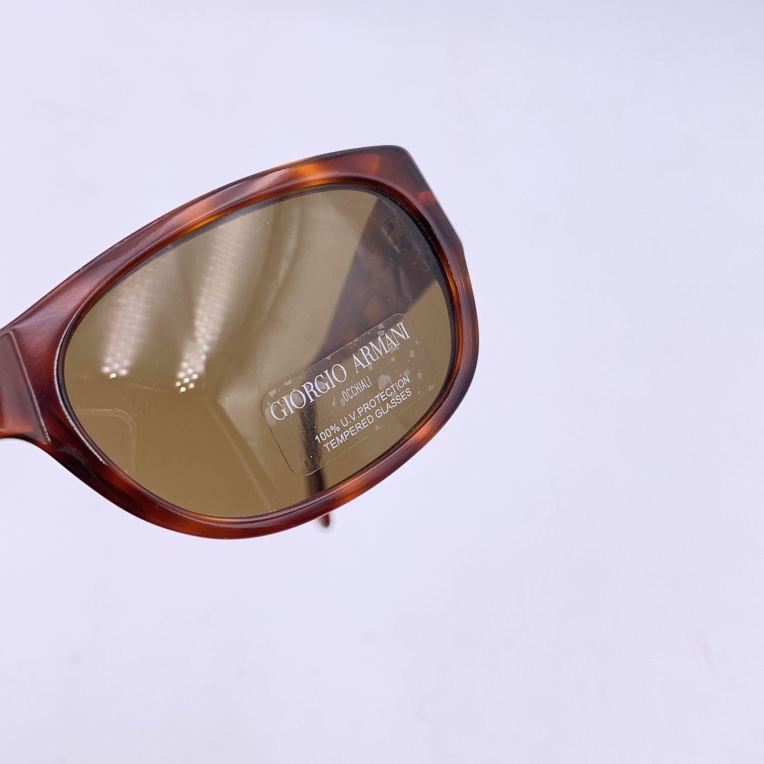 Giorgio Armani Lunettes de soleil rectangulaires vintage Brown 845 050 140 mm Unisexe en vente