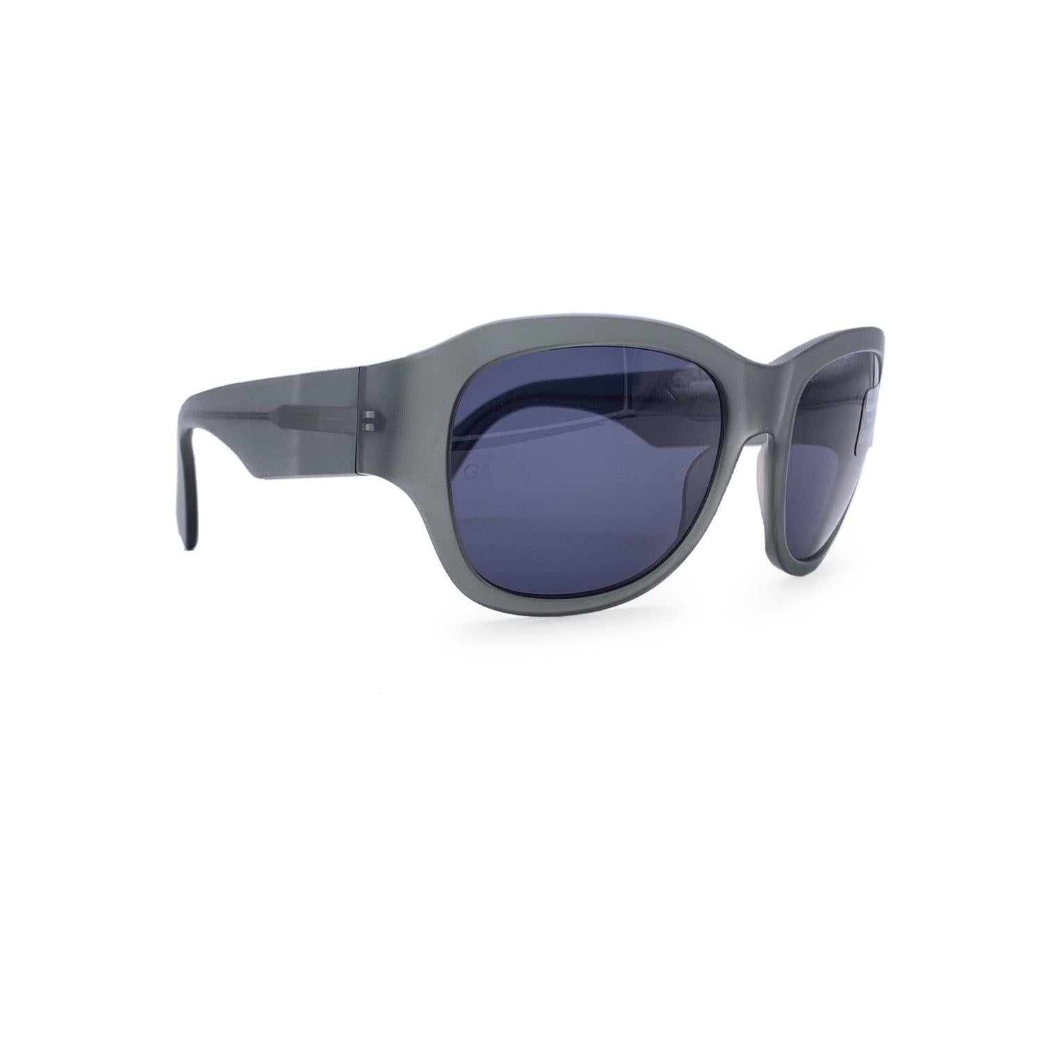 Giorgio Armani Vintage Grey Perma Tough Sunglasses 842 125 mm In Excellent Condition For Sale In Rome, Rome