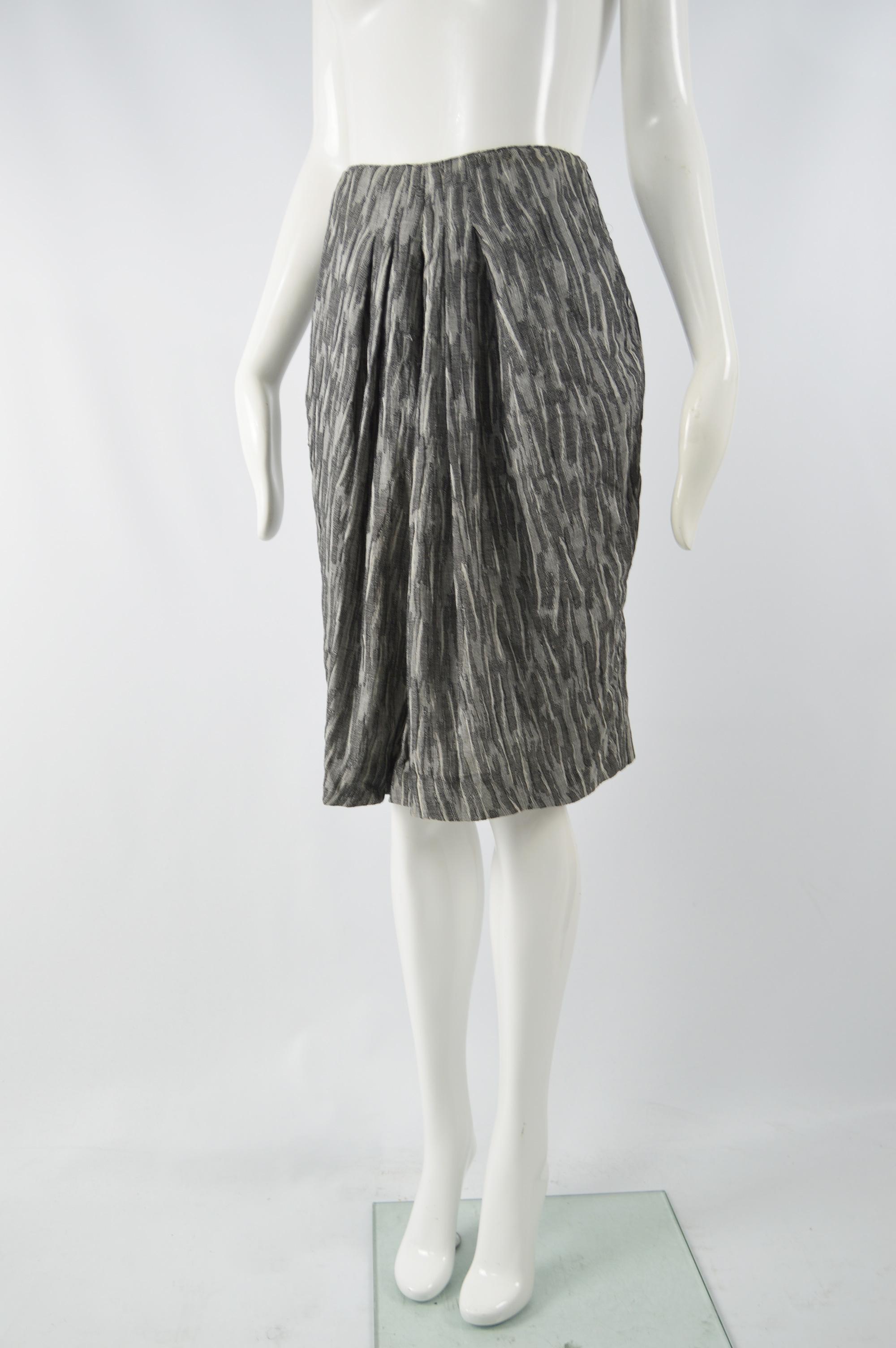 Giorgio Armani Vintage Grey Wool Gauze Skirt In Excellent Condition For Sale In Doncaster, South Yorkshire