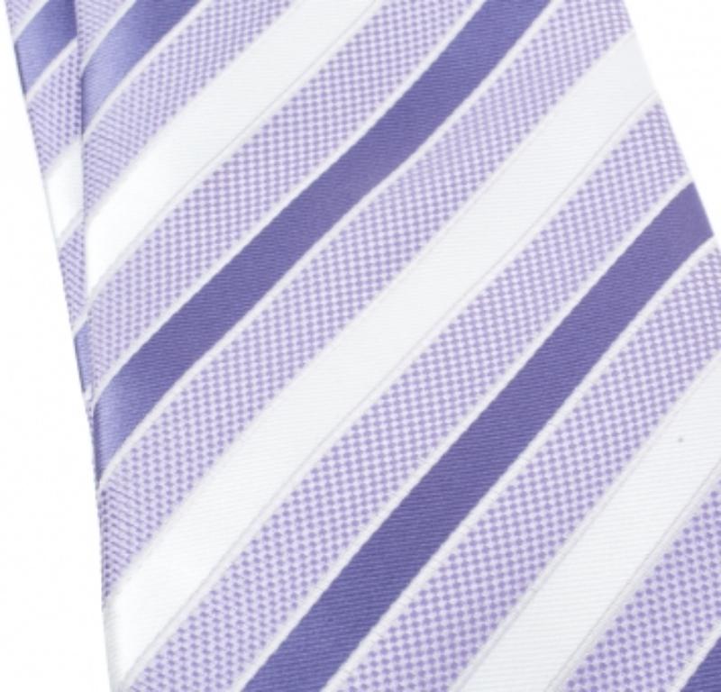 Giorgio Armani Vintage Flieder und Weiß Diagonal gestreifte Seidenjacquard-Krawatte im Zustand „Hervorragend“ im Angebot in Dubai, Al Qouz 2