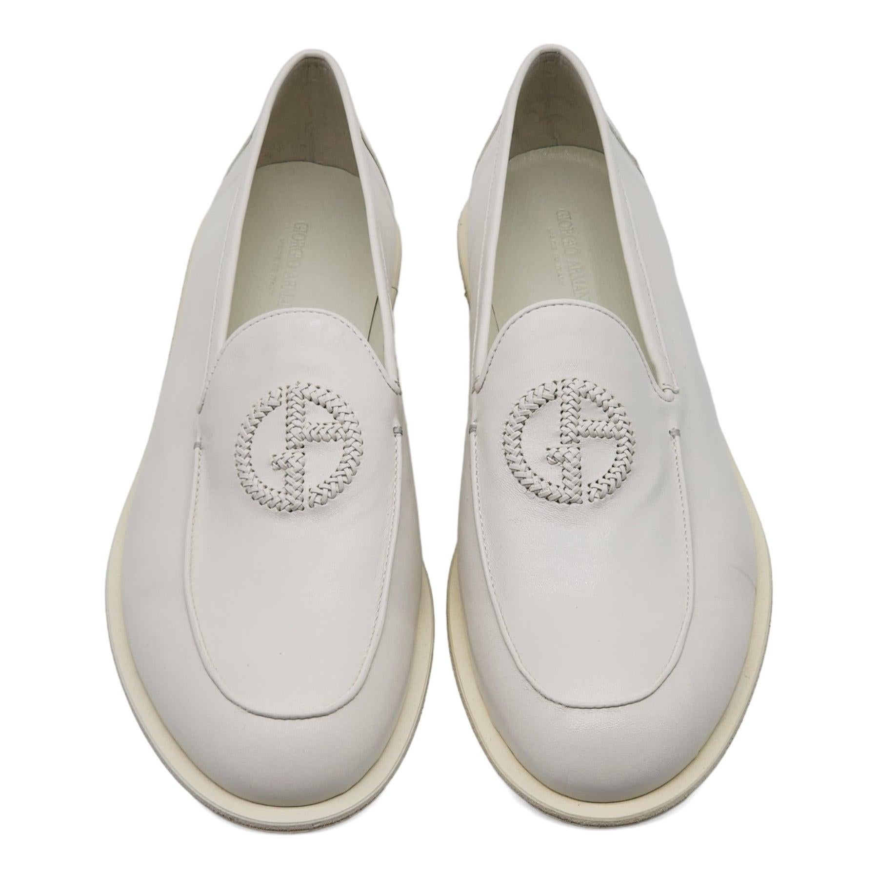 Giorgio Armani Vintage Nappa Leather Loafers with Logo in White Size 11.

Composition 100% Sheepskin, Nappa leather loafers., Upper with embroidered GA logo, Leather insole, One-piece rubber bottom. 

Additional information:
Material: Leather
Style: