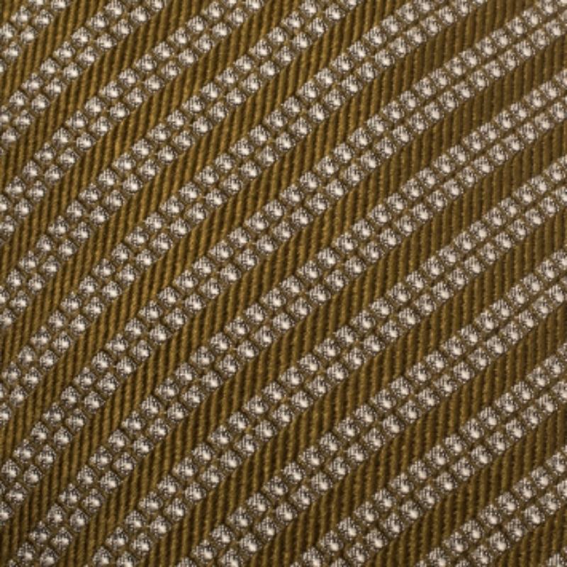 Giorgio Armani Vintage Olive Green Jacquard Traditional Silk Tie im Zustand „Gut“ im Angebot in Dubai, Al Qouz 2