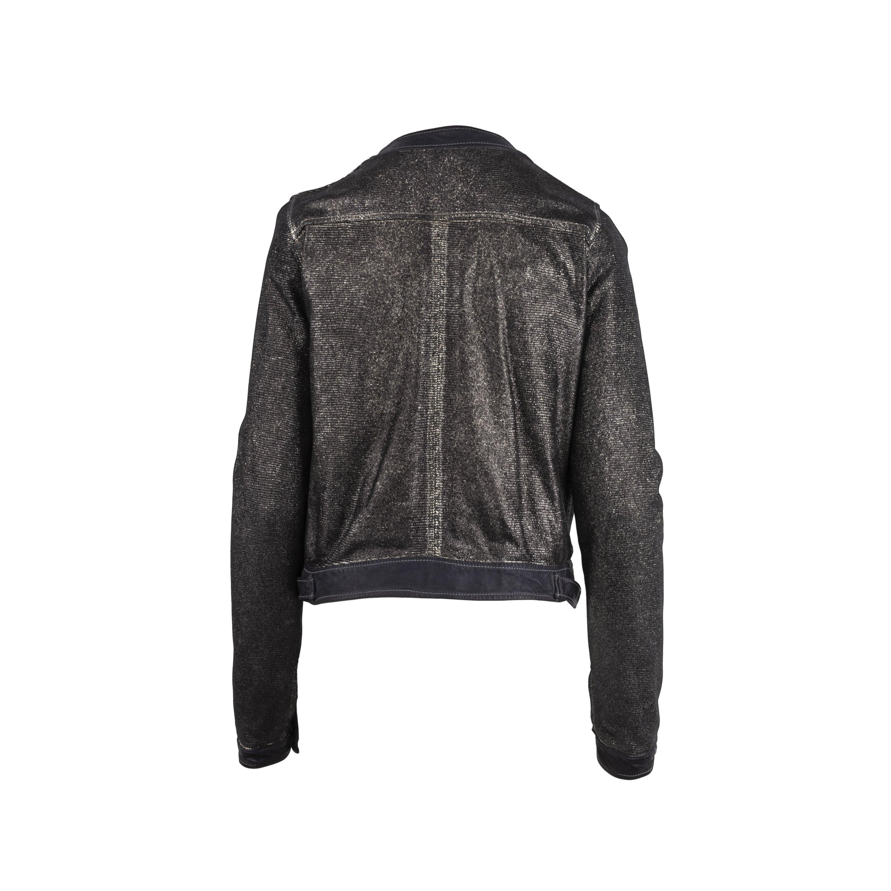 This Giorgio Brato leather jacket offers a luxe style. Crafted from genuine leather with a shimmery finish, this jacket features a wide neckline, long sleeves, and a central fastening with two front pockets.
 Remarks: The zipper is defective.
 
