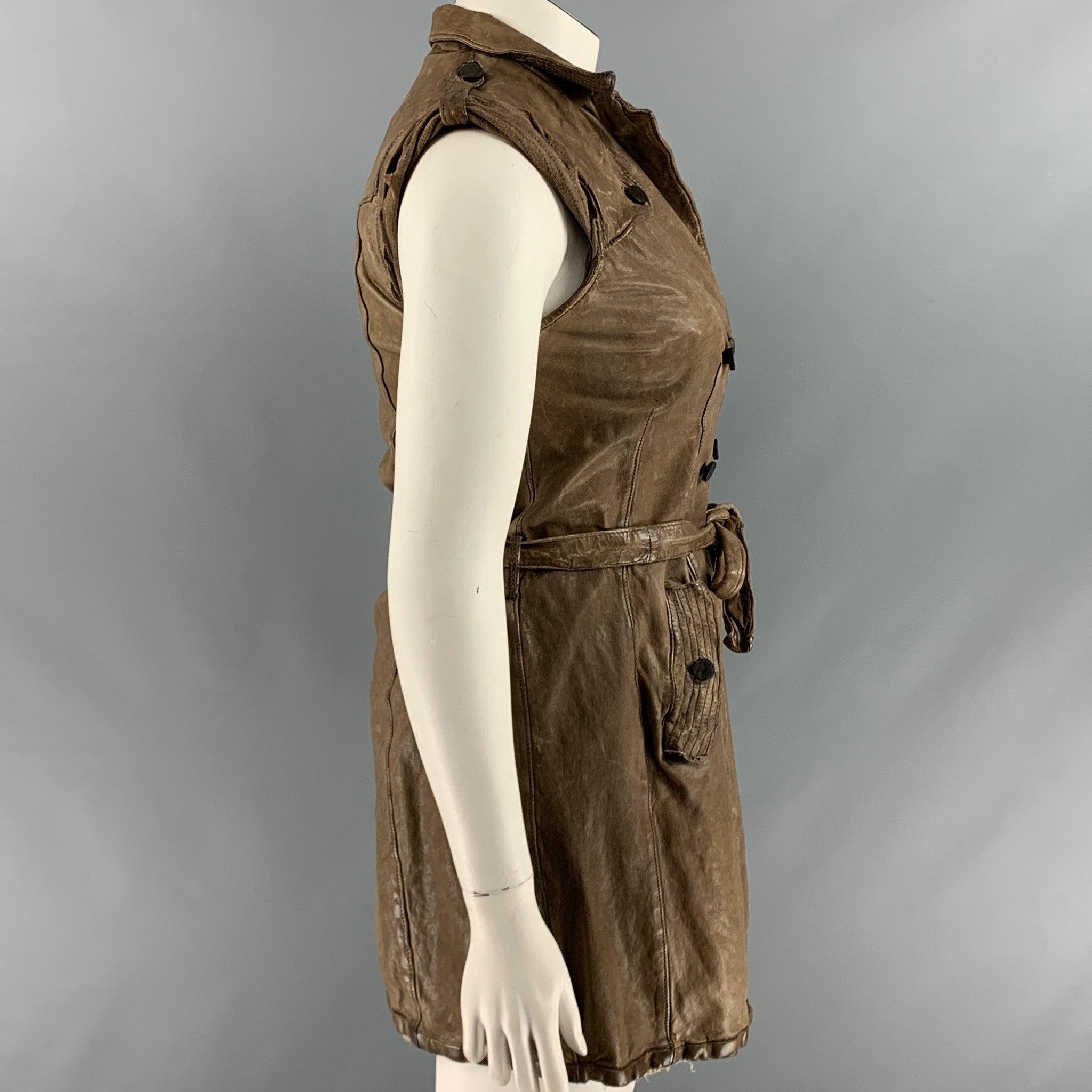 GIORGIO BRATO vest
in a brown and taupe leather fabric featuring a double breasted style, distressed details, belt tie, and a button closure. Made in Italy.Very Good Pre-Owned Condition. Minor signs of wear. 

Marked:   46 

Measurements: 
