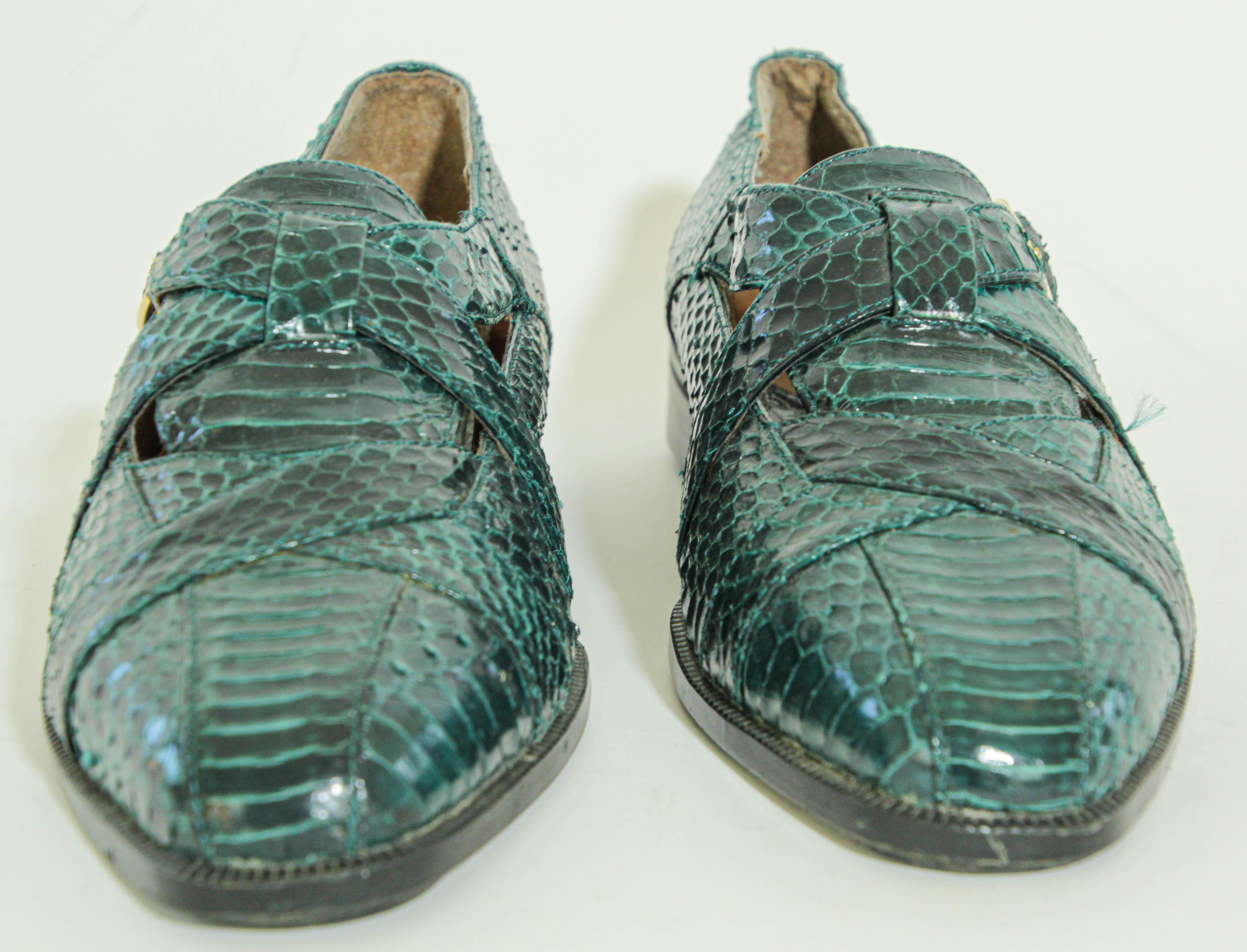 Men's Dark Green Genuine Snake and Leather Dress Buckled Shoes.
Giorgio Brutini Men’s Genuine Snakeskin buckled shoes.
Vintage men's leather snake  strapped top sandal shoe in green and gold.
Fabulous pair of genuine snake and leather dress shoes