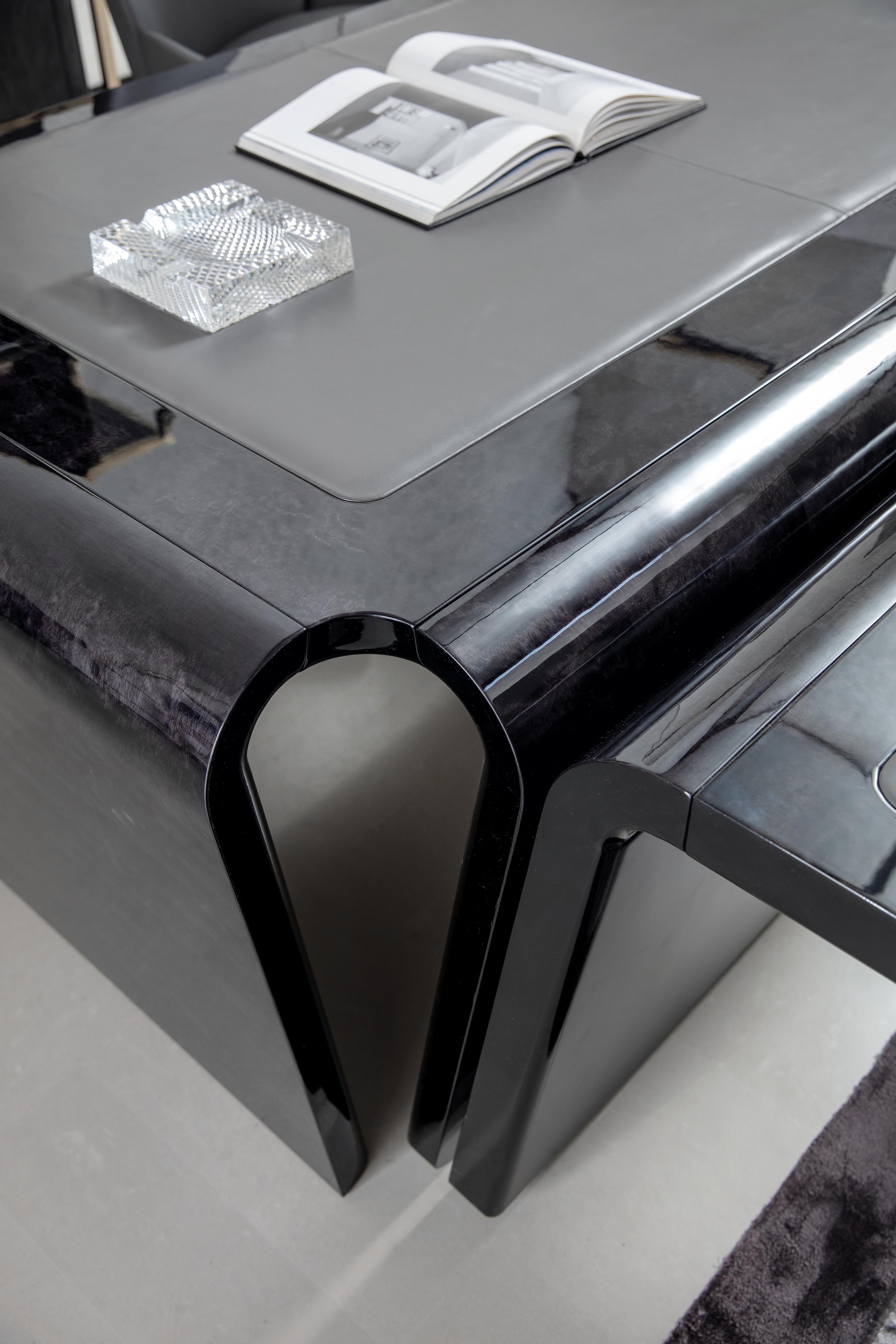Giorgio Charisma Bubinga Desk In New Condition For Sale In New York, NY