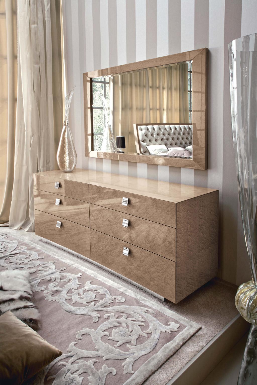 Italian Giorgio Collection Champagne Bird's-Eye Maple Wood Dresser in High Gloss Finish For Sale