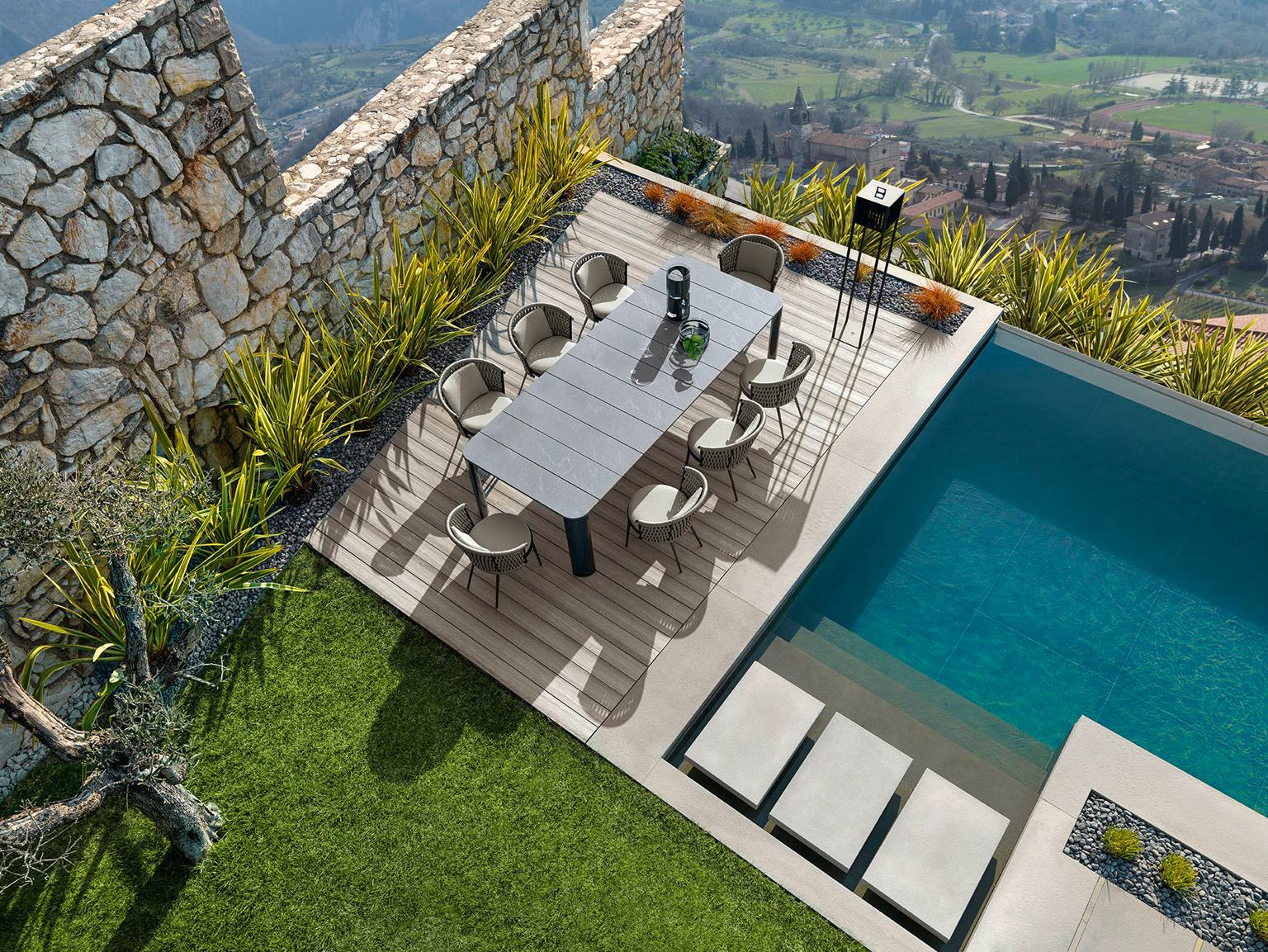 Hand-Crafted Giorgio Collection Dune Outdoor Garden Chair For Sale