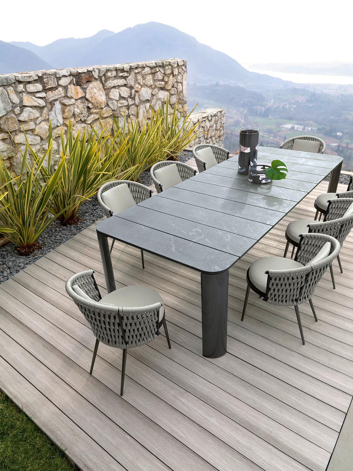 Giorgio Collection Oasi Outdoor Collection
Table rectangulaire d'extérieur avec plateau en lattes de pierre naturelle traitée 