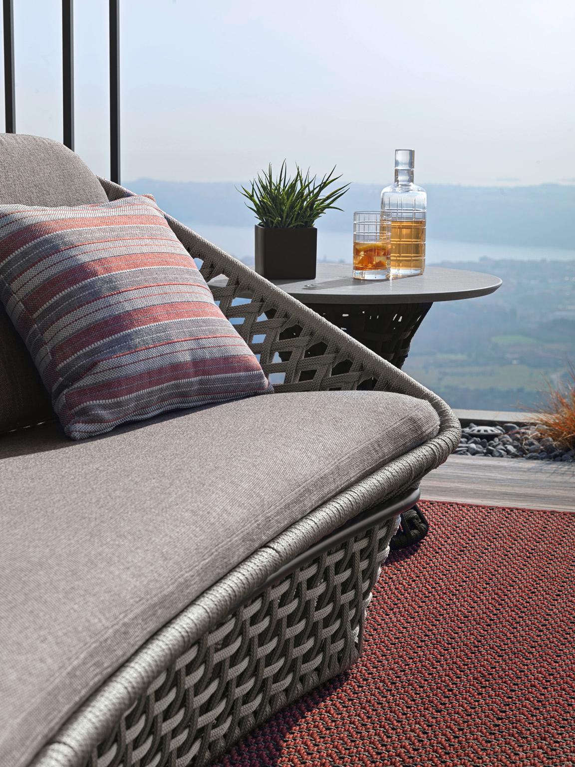Contemporary Giorgio Collection Dune Outdoor Sofa 3 Seat For Sale