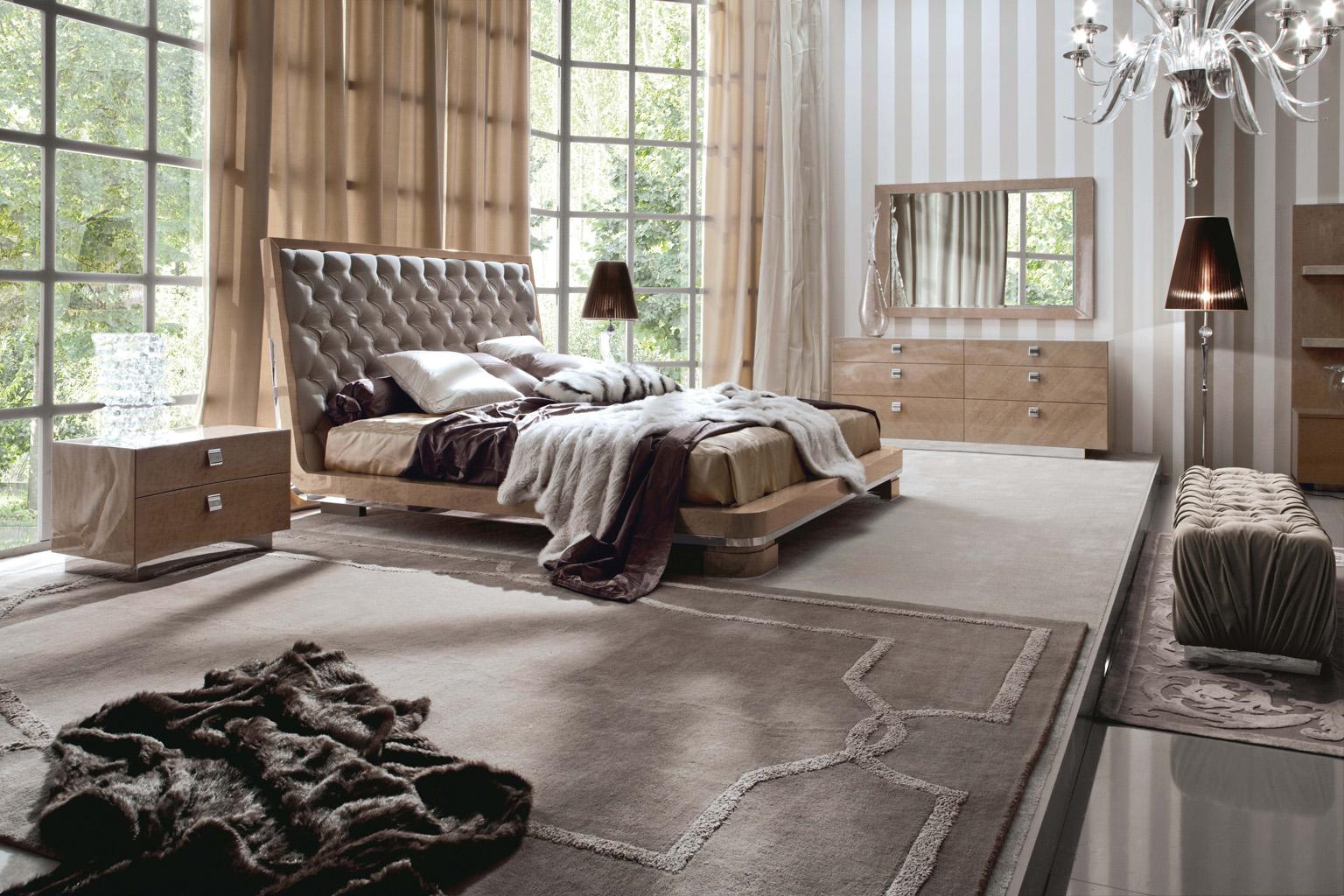 Giorgio Collection Tufted Upholstered Leather Headboard King Bed Sunrise Neuf - En vente à New York, NY