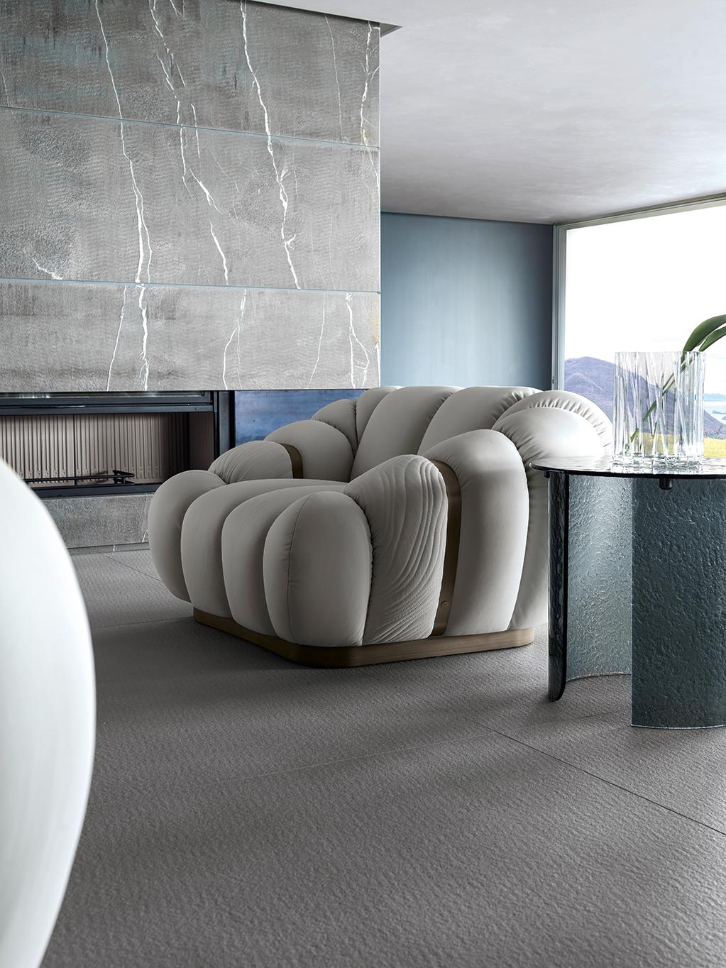 Fatto a mano Tresor Collection di Giorgio Collection è una sedia da ufficio in pelle italiana curvata. in vendita