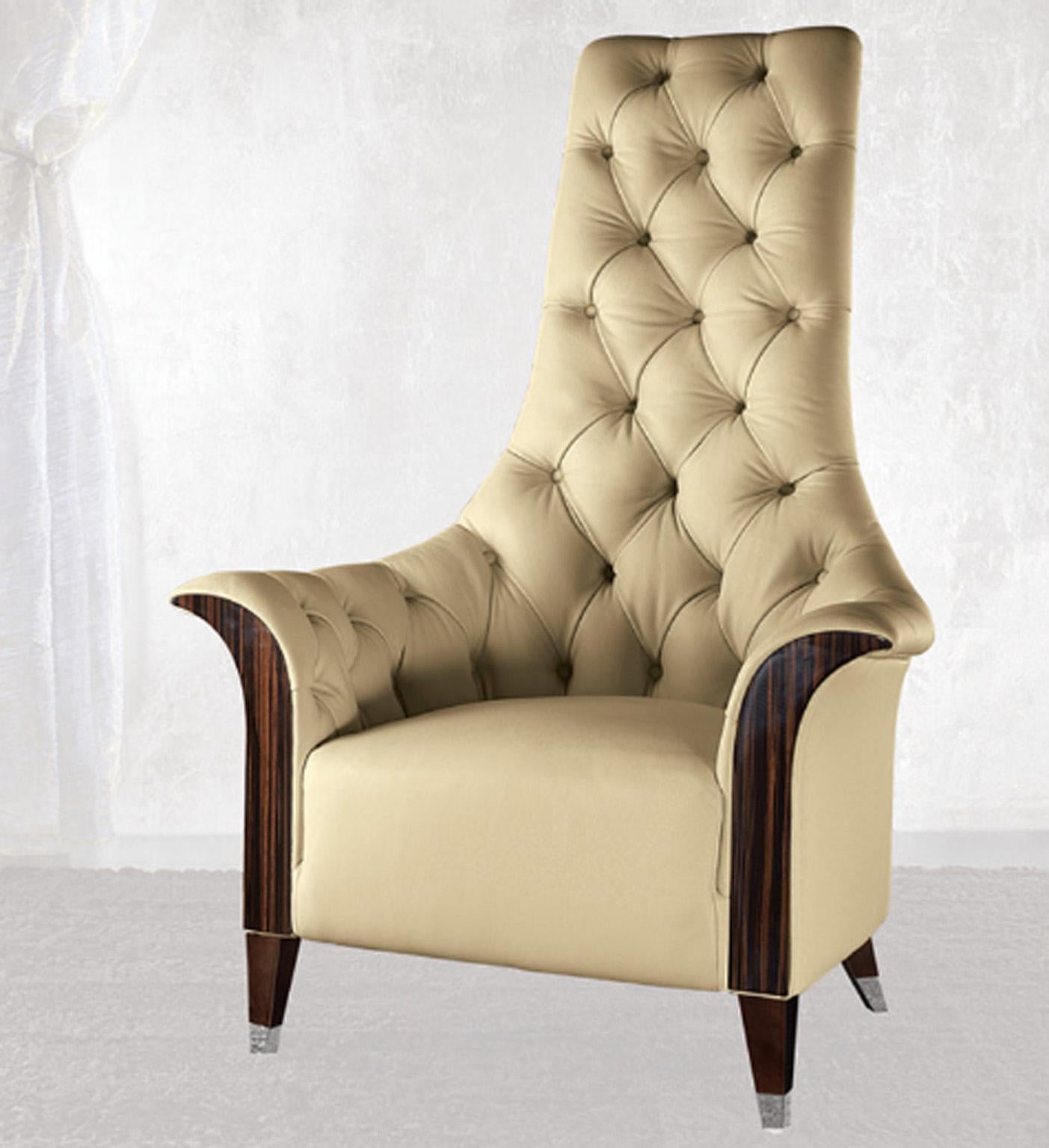 Art déco Grand fauteuil touffeté en cuir beige avec bras en ébène de Macassar de la collection Giorgio en vente