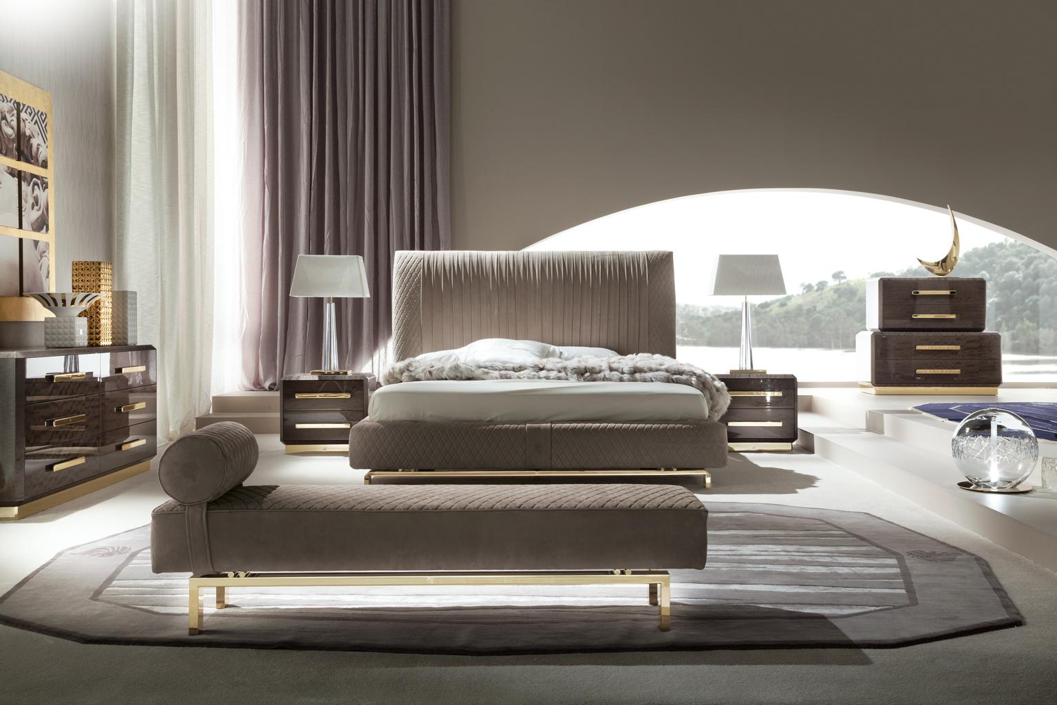 Fully upholstered bed in velvet. 
With fine Pleated and Quilted details velvet headboard with base in light gold chrome stainless steel
with Giorgio collection logo. Orthopedic slats.

This item is only available to purchase in the United States.