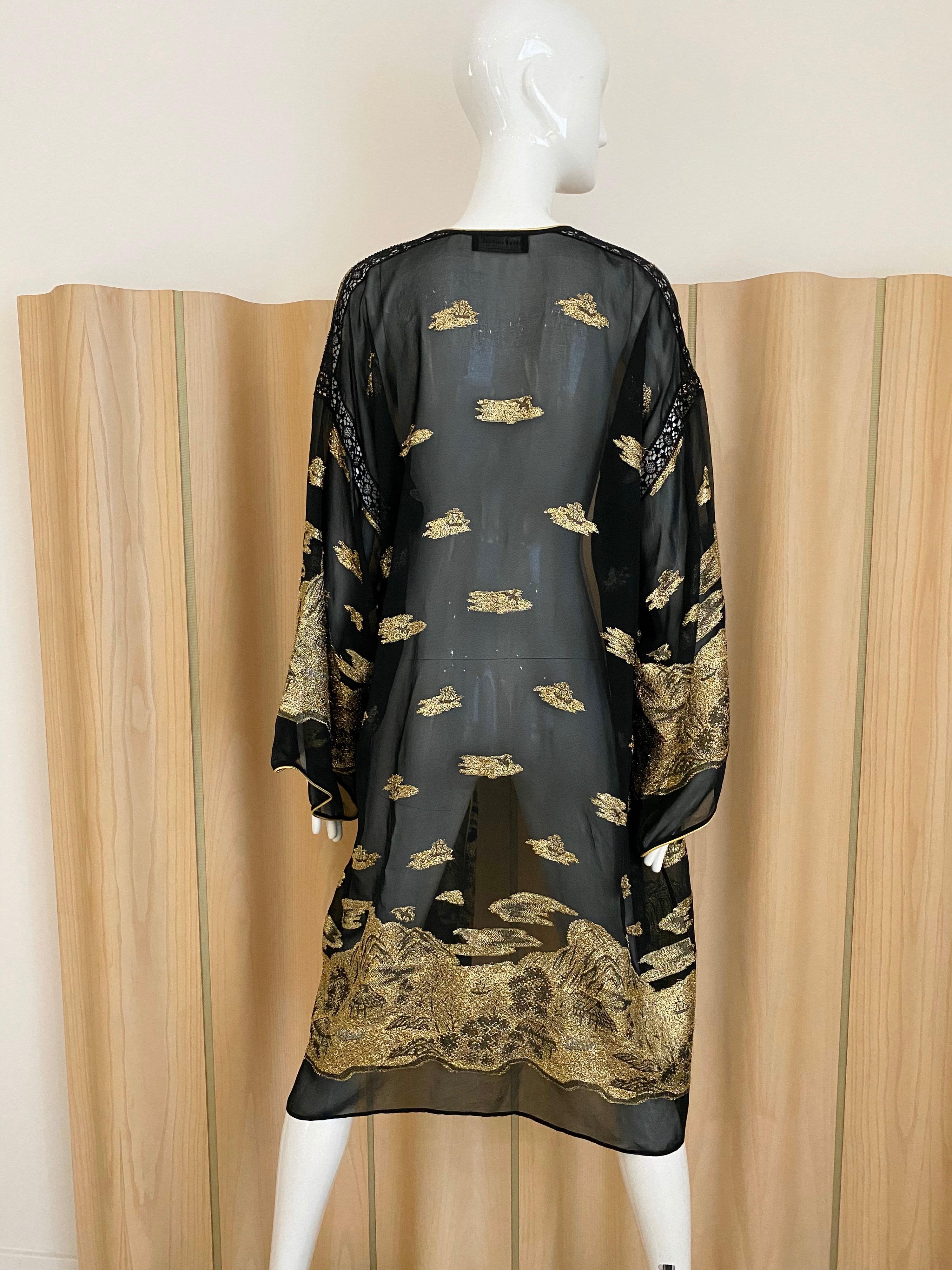 Giorgio di Sant Angelo Black and Gold Crepe Robe Jacket In Good Condition In Beverly Hills, CA