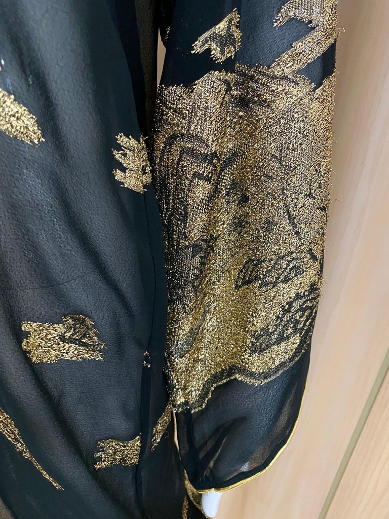 Giorgio di Sant Angelo Black and Gold Crepe Robe Jacket For Sale 1