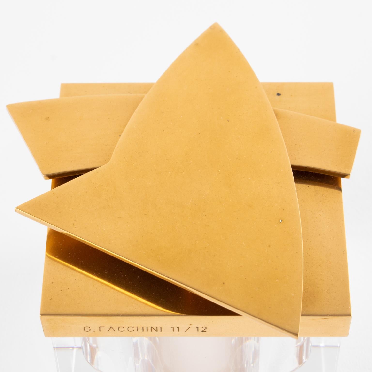 Caja de lucita y latón de edición limitada de Giorgio Facchini, hacia 1970 en venta 6