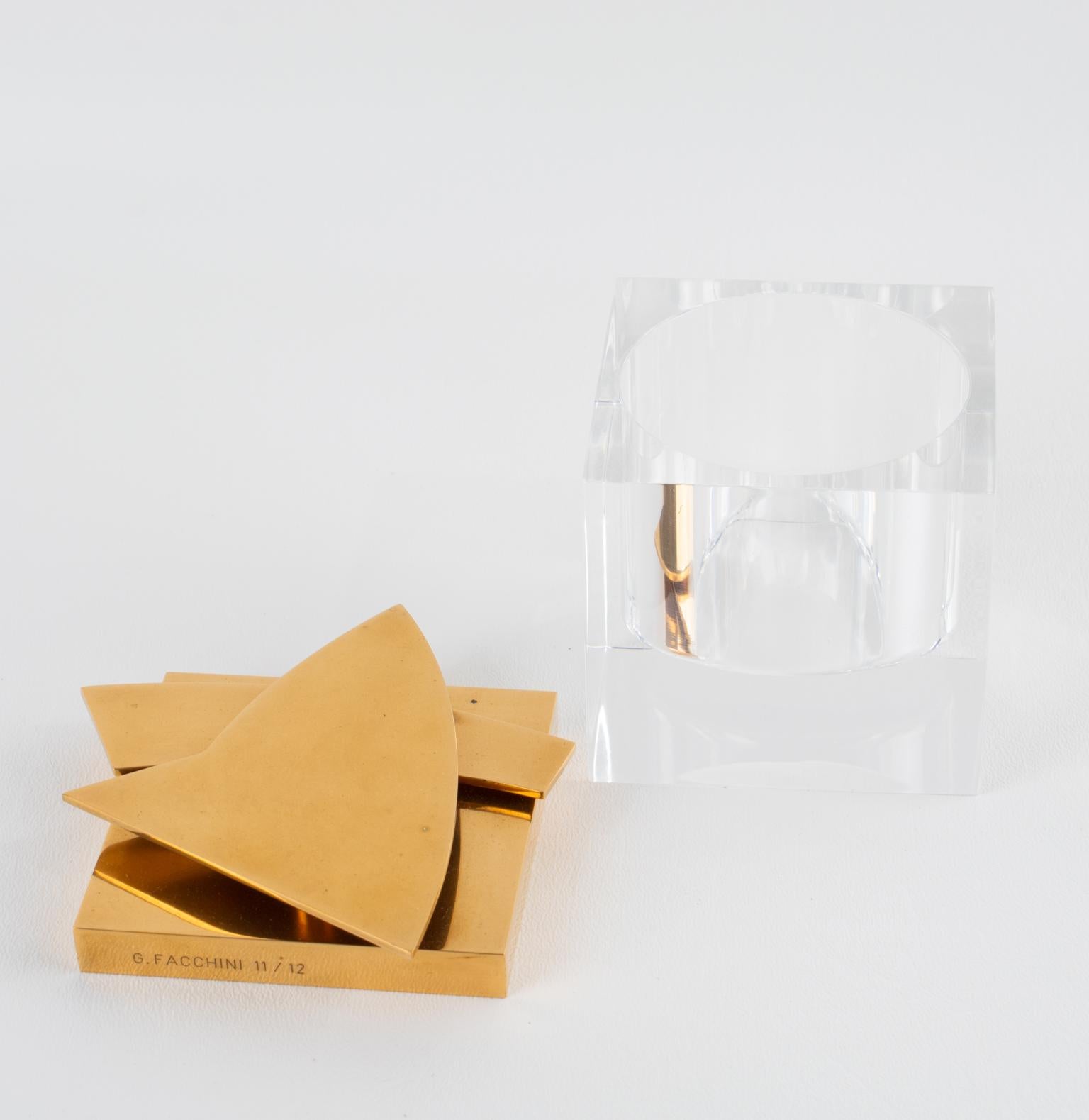 Caja de lucita y latón de edición limitada de Giorgio Facchini, hacia 1970 finales del siglo XX en venta