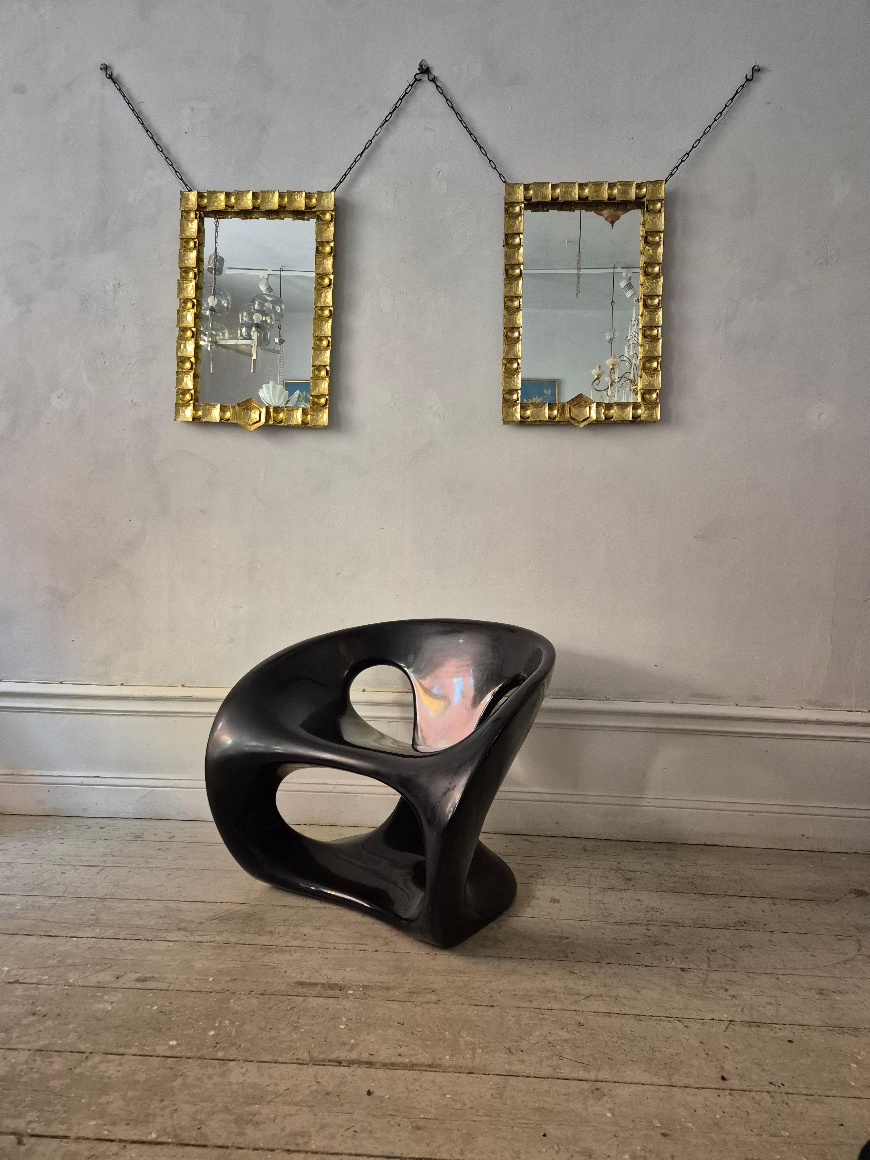 Minimaliste Giorgio Gurioli, chaise sculpturale modèle HARA. futurisme minimaliste Y2K