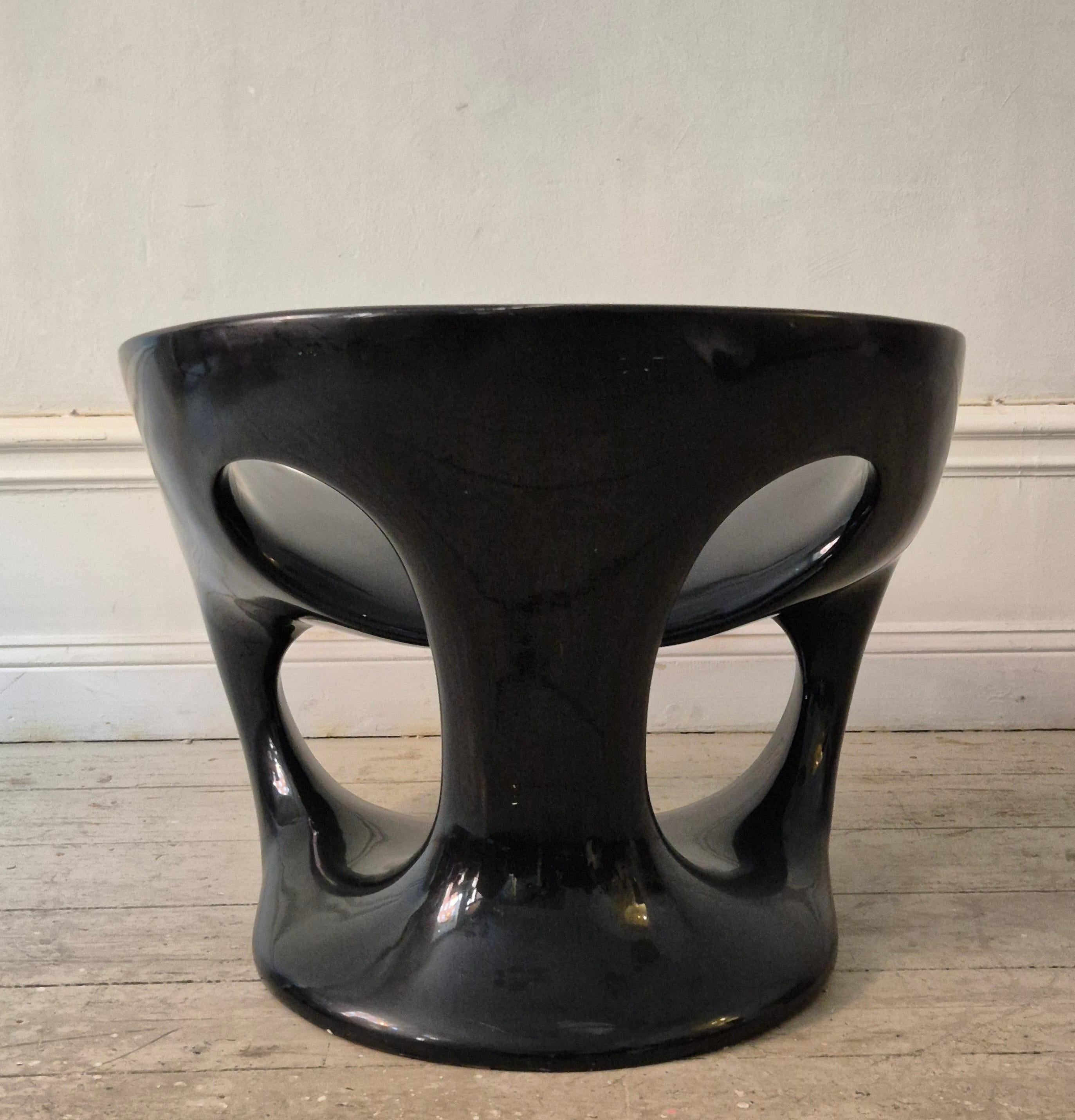 XXIe siècle et contemporain Giorgio Gurioli, chaise sculpturale modèle HARA. futurisme minimaliste Y2K