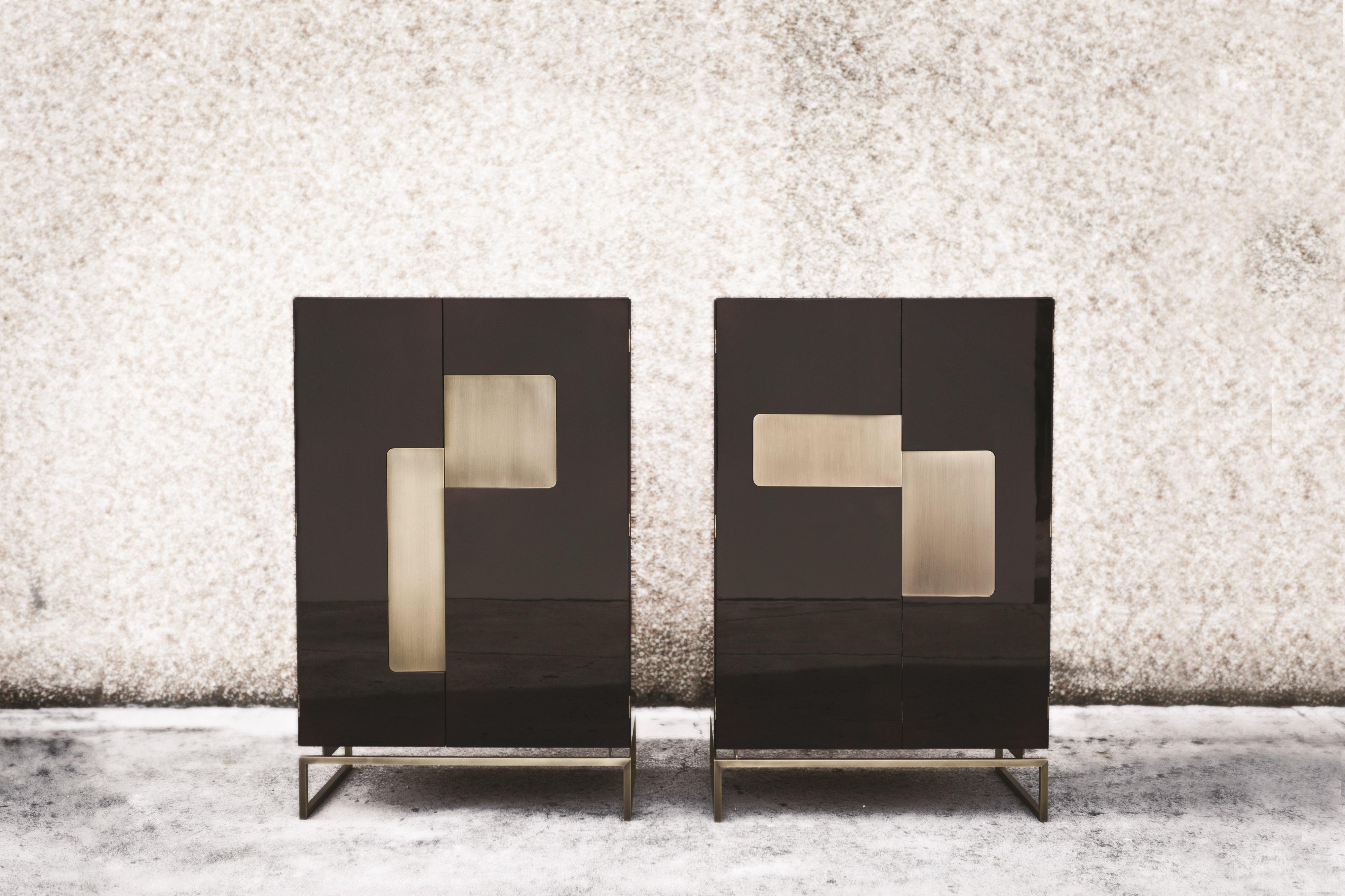 Postmoderno Armadio Giorgio I Oxblood Glossy Lacquer and Light Bronze Metal di Casa Casati in vendita