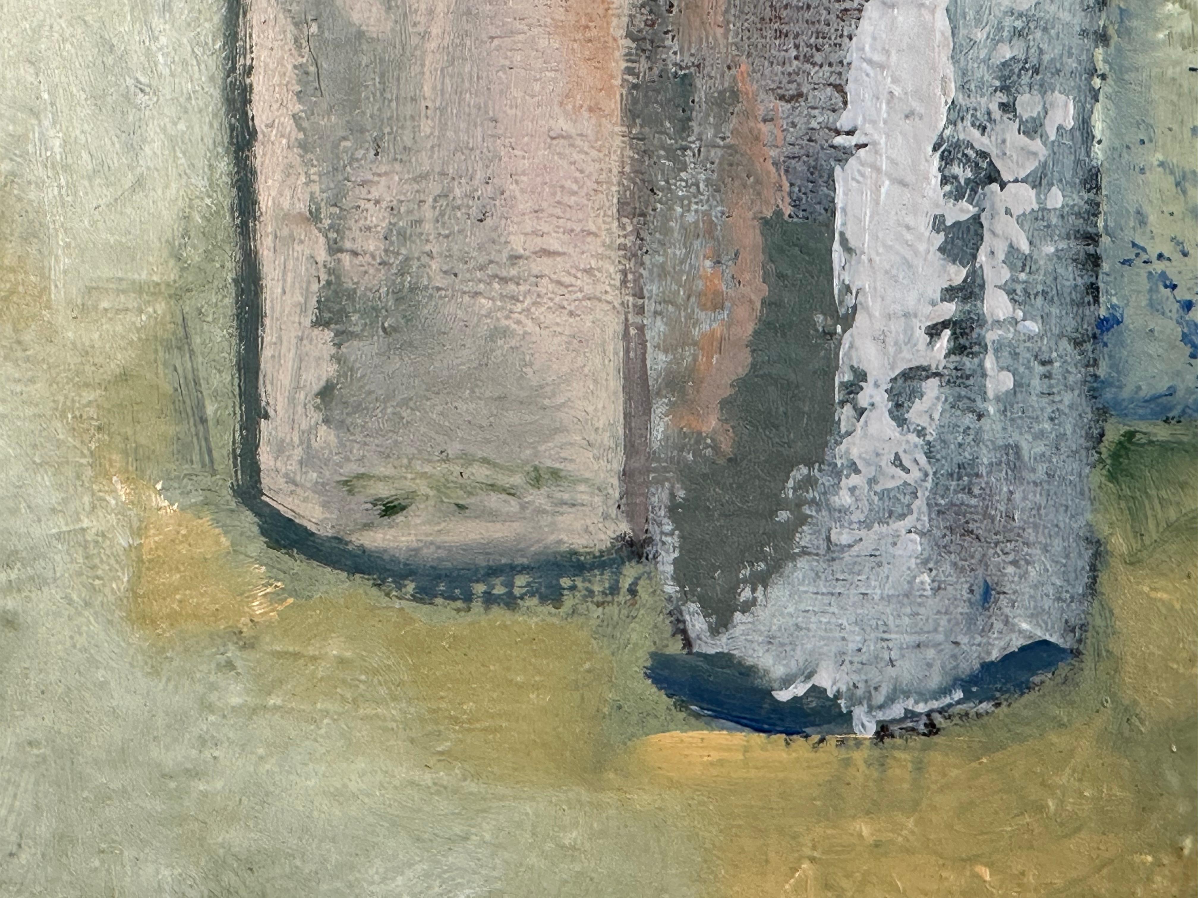 Precioso bodegón italiano pintado por un artista desconocido al estilo de Giorgio Morandi. 

Óleo sobre tabla, medidas 16 1/8 x 22 pulgadas. ca. 1960s

El tablero y los accesorios son italianos. 
