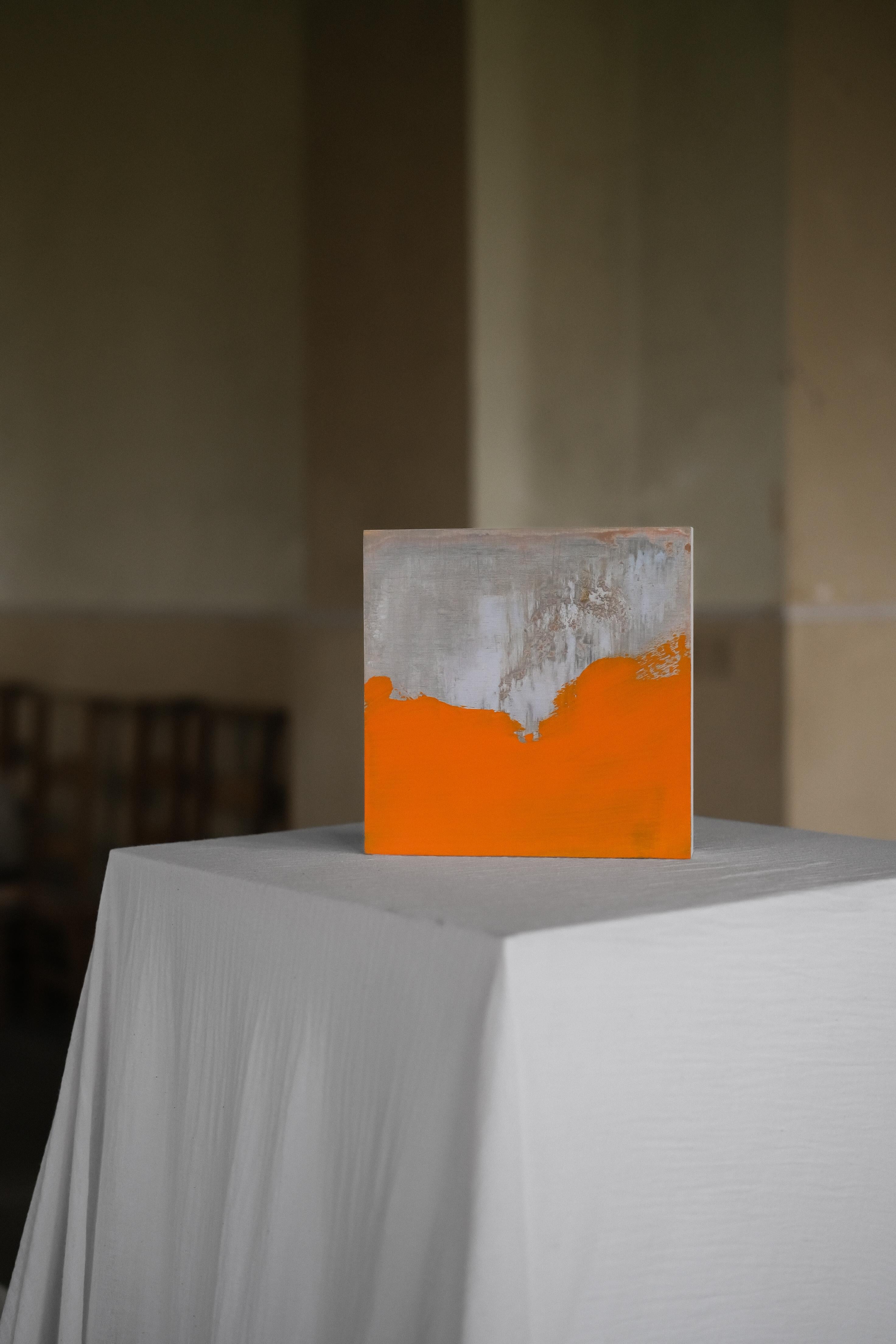Quadro astratto in legno dai toni arancioni e blu, 2024 - 'Mer orange' - Painting di Giorgio Petracci