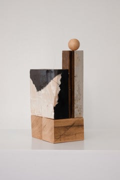 Escultura de madera texturada en blanco y negro 'Terramare