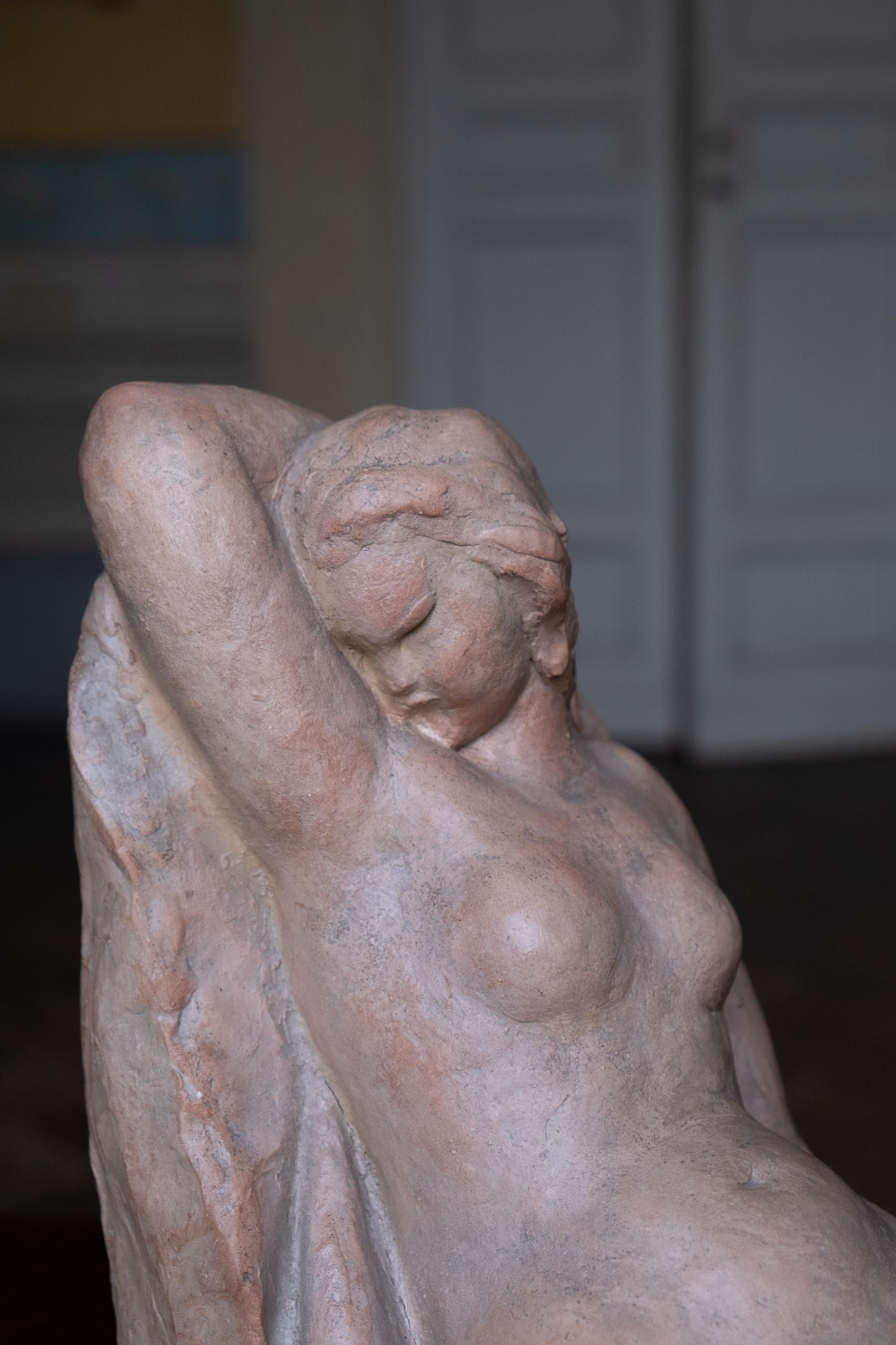 Woman Laying. Circa 1930-1940, Giorgio Rossi (1894–1981), Tuscan Sculptor in vendita 9