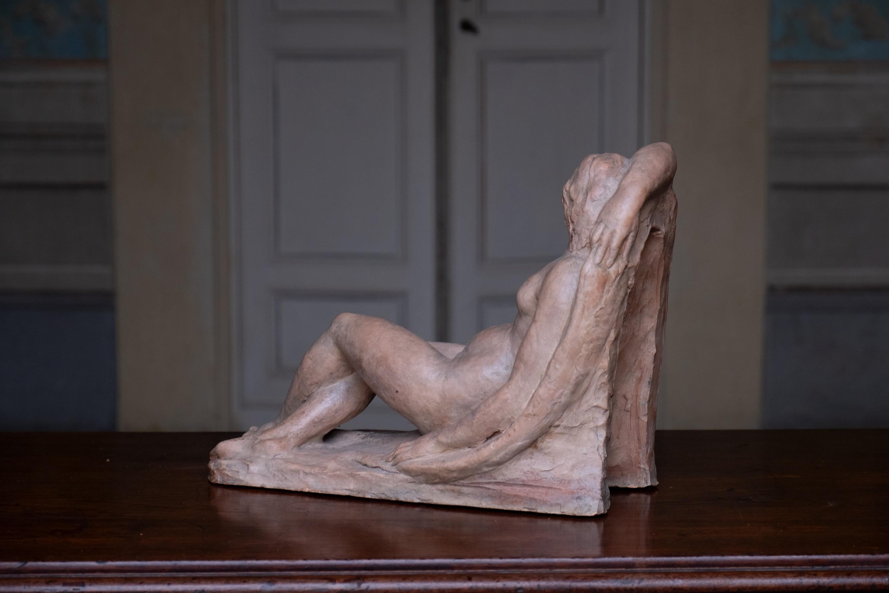 Woman Laying. Circa 1930-1940, Giorgio Rossi (1894–1981), Tuscan Sculptor in vendita 12
