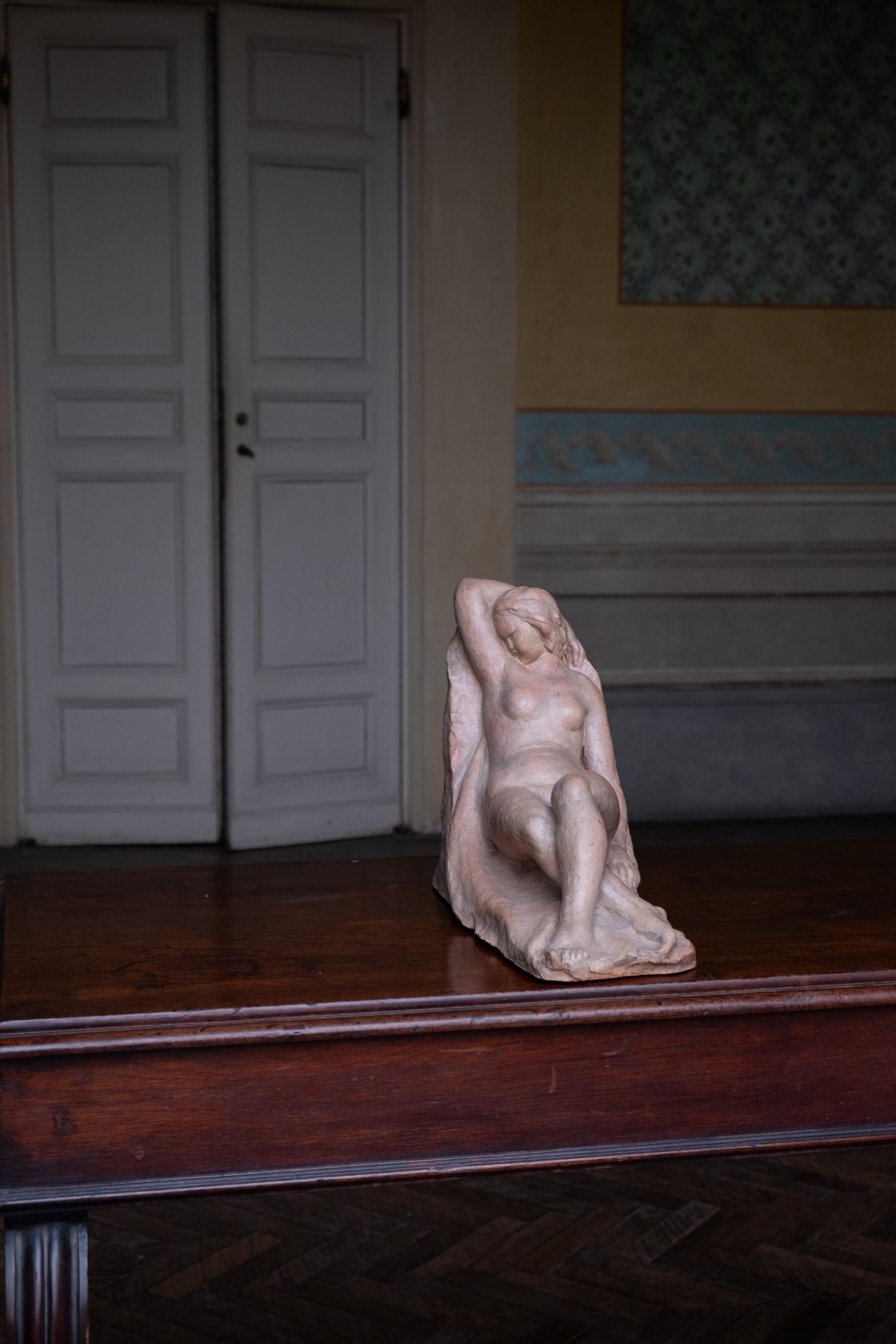 Woman Laying. Circa 1930-1940, Giorgio Rossi (1894–1981), Tuscan Sculptor in vendita 5