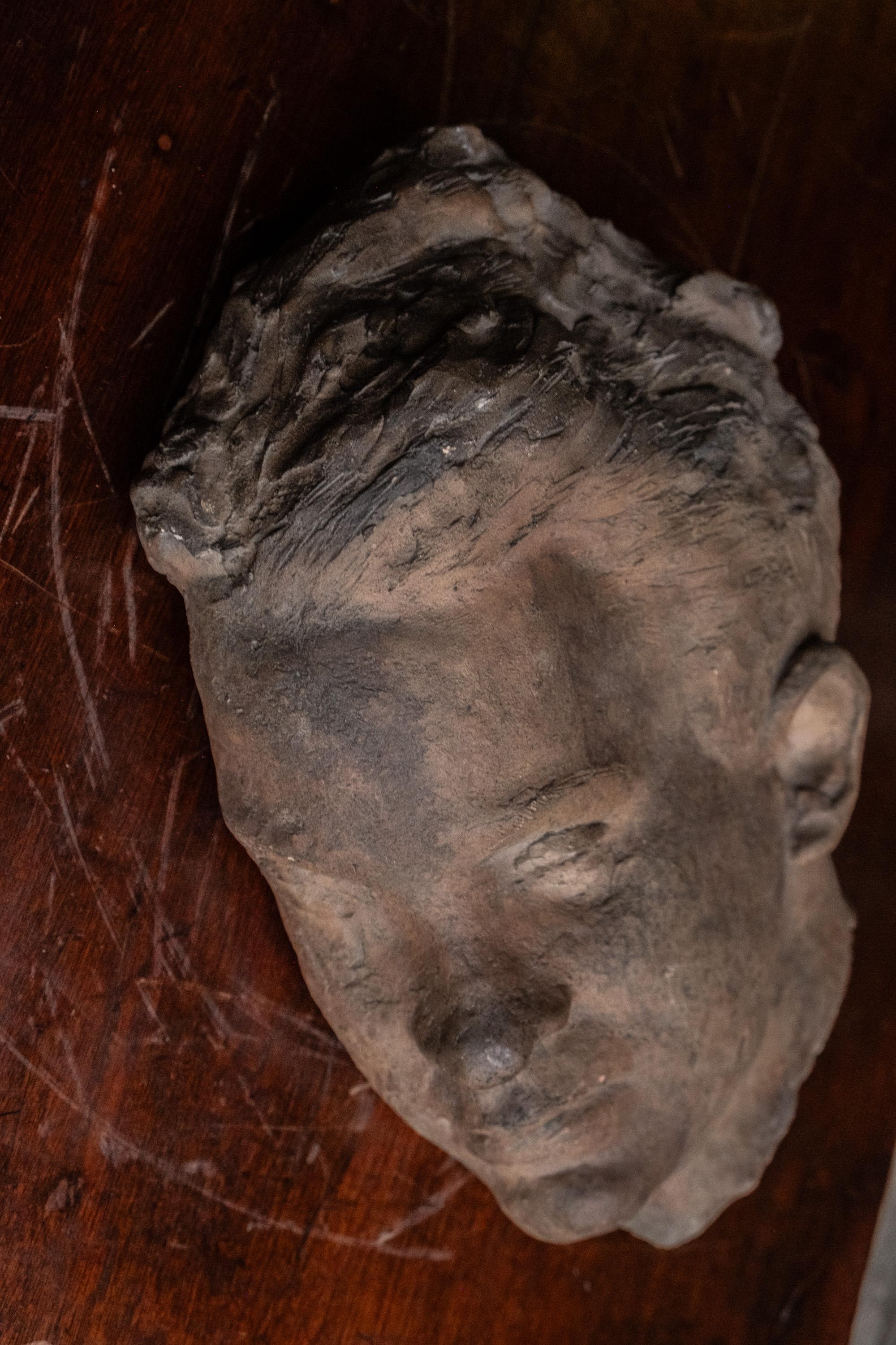 Asymmetrical head of man, terracotta, 1930s-40s, Giorgio Rossi (1894-1981). in vendita 3